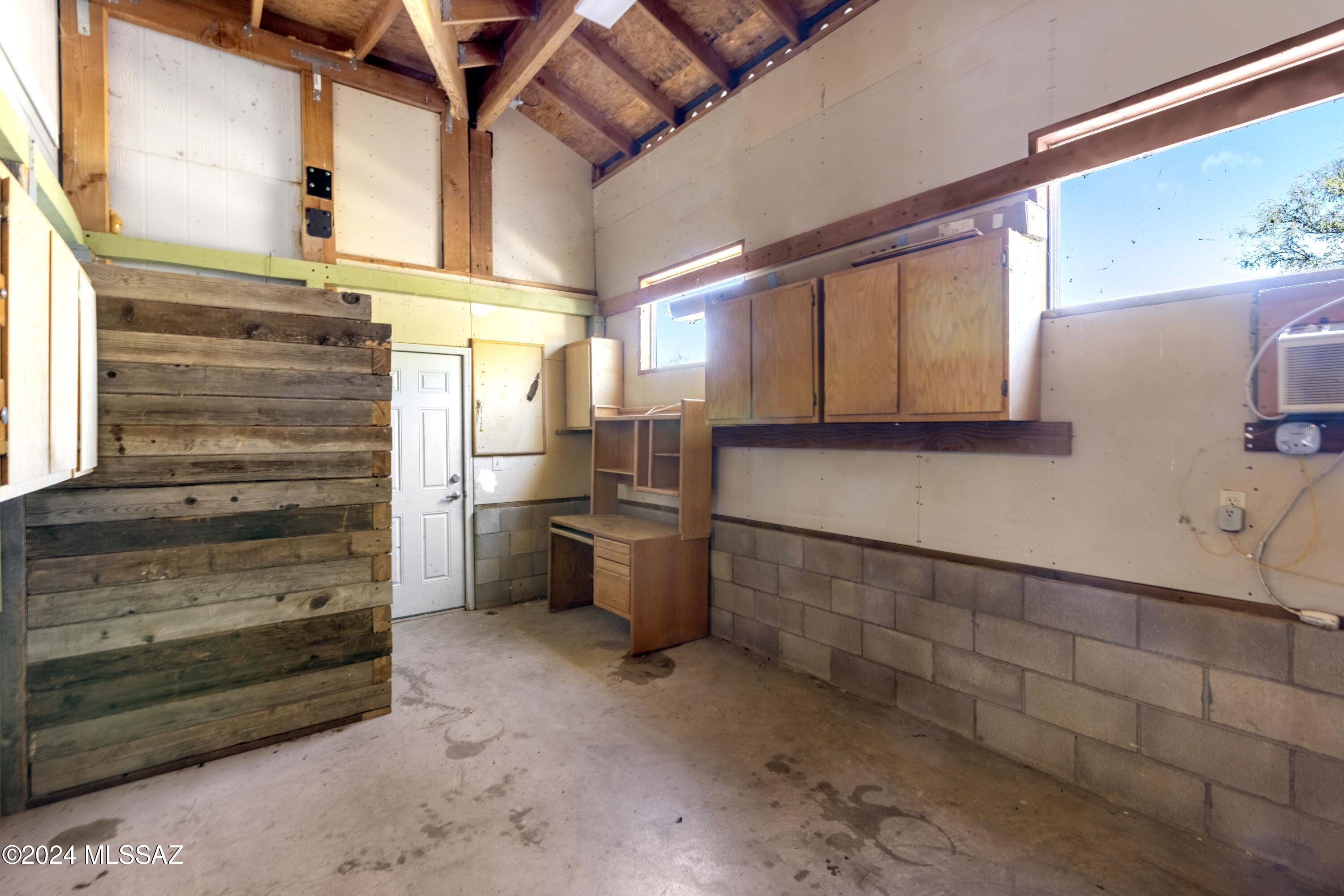 1915 S Cody Loop – photo