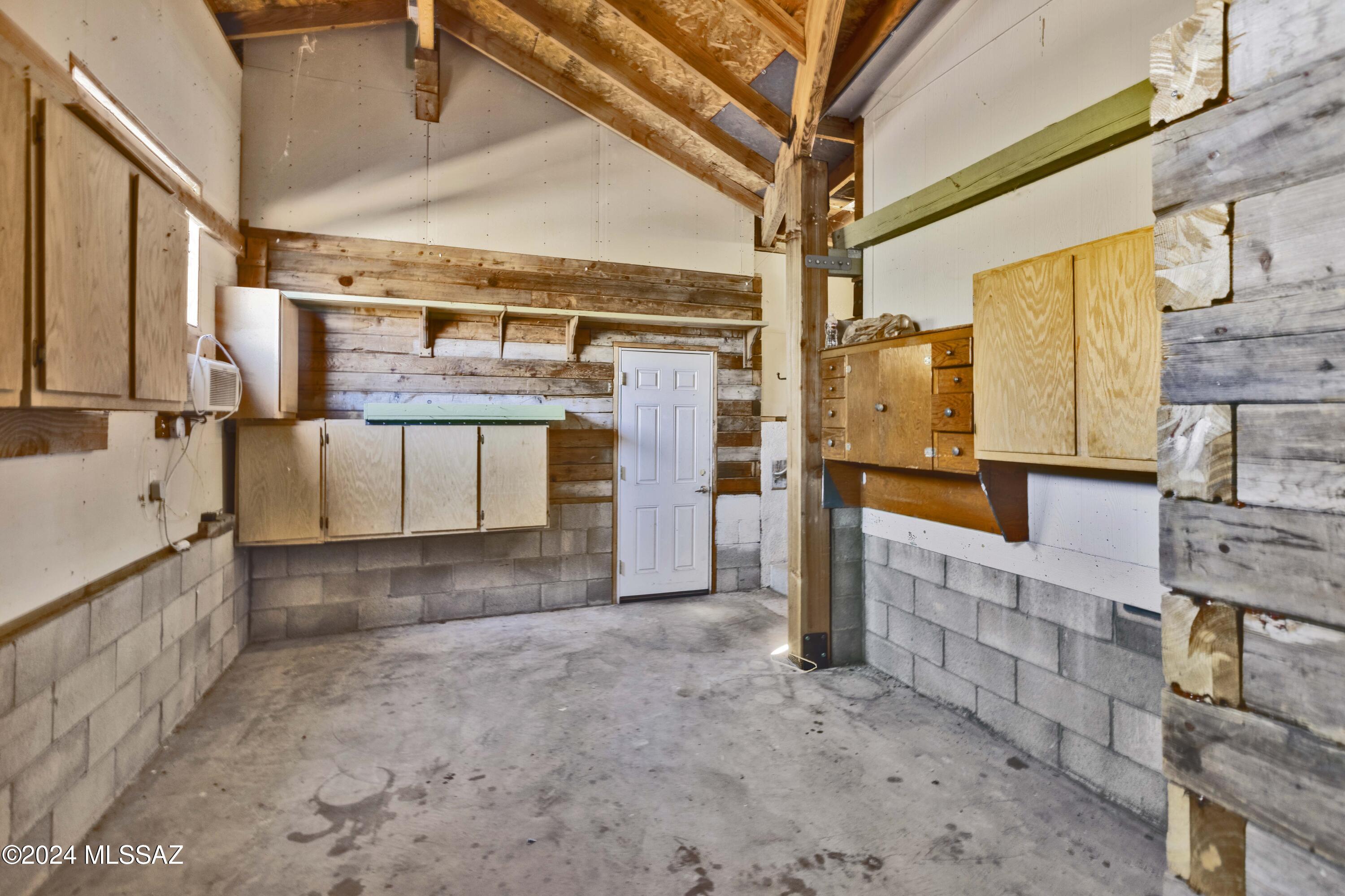 1915 S Cody Loop – photo