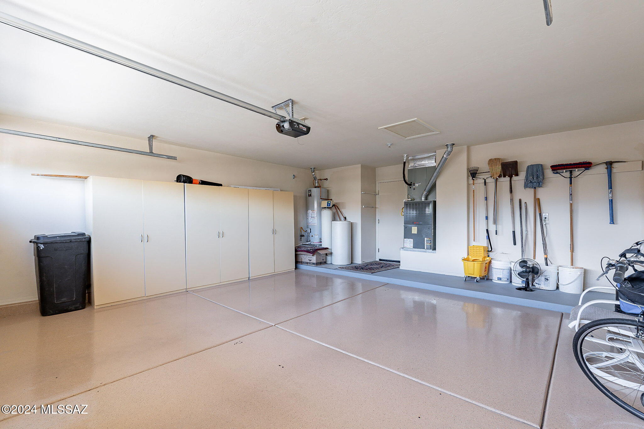 2435 E Mayview – photo