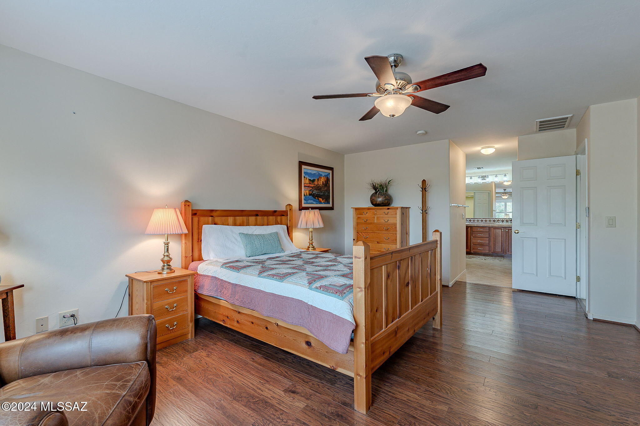 2435 E Mayview – photo