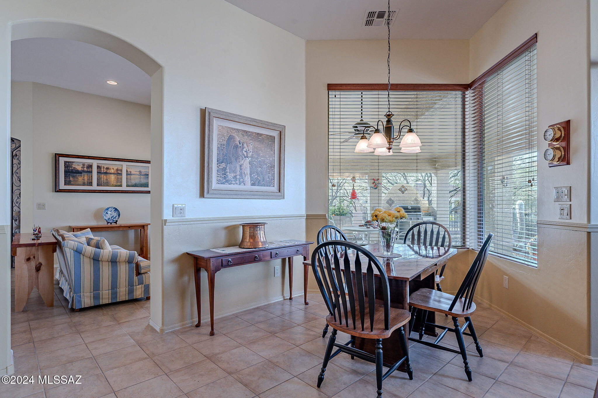 2435 E Mayview – photo