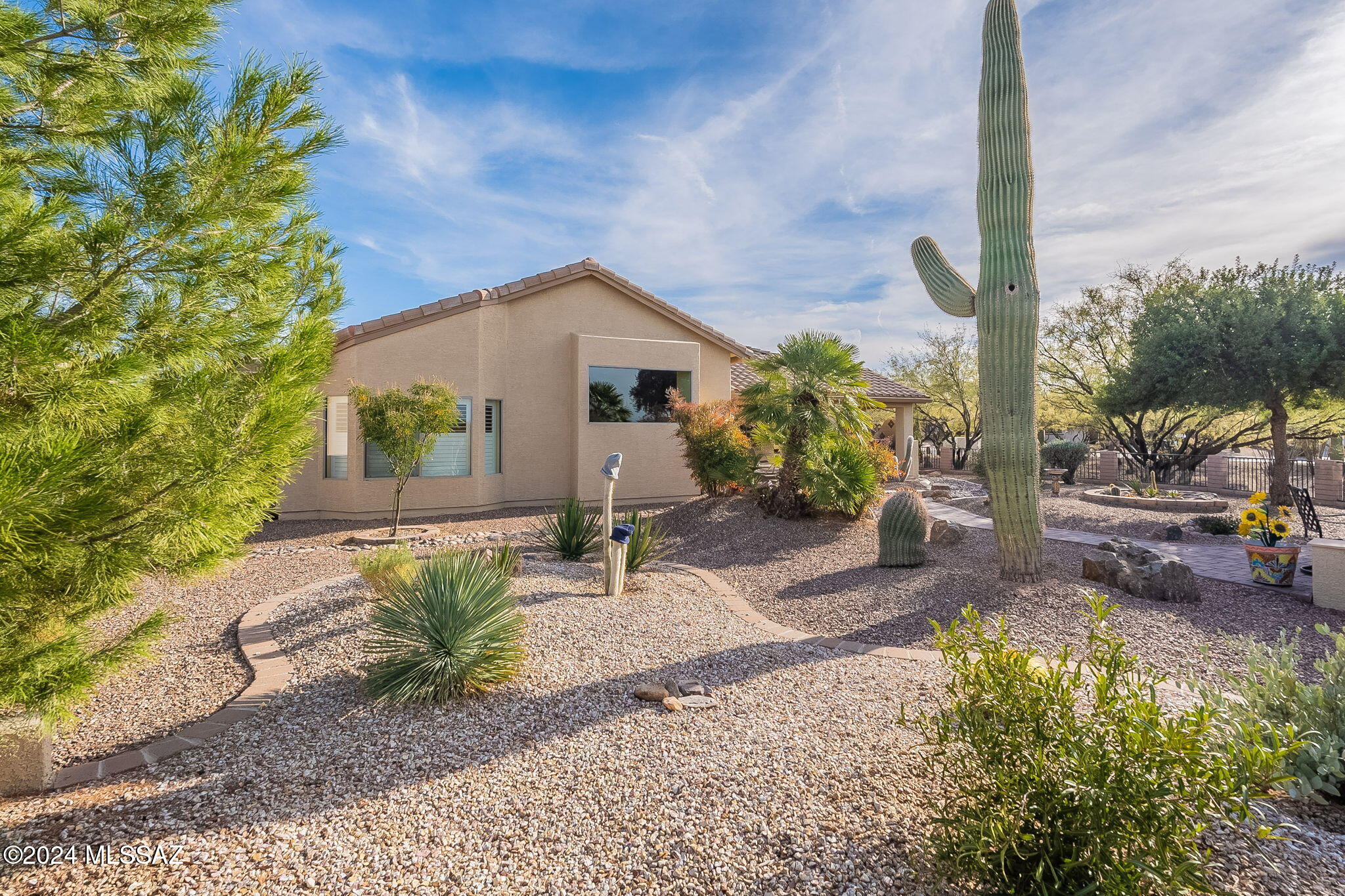 2435 E Mayview – photo