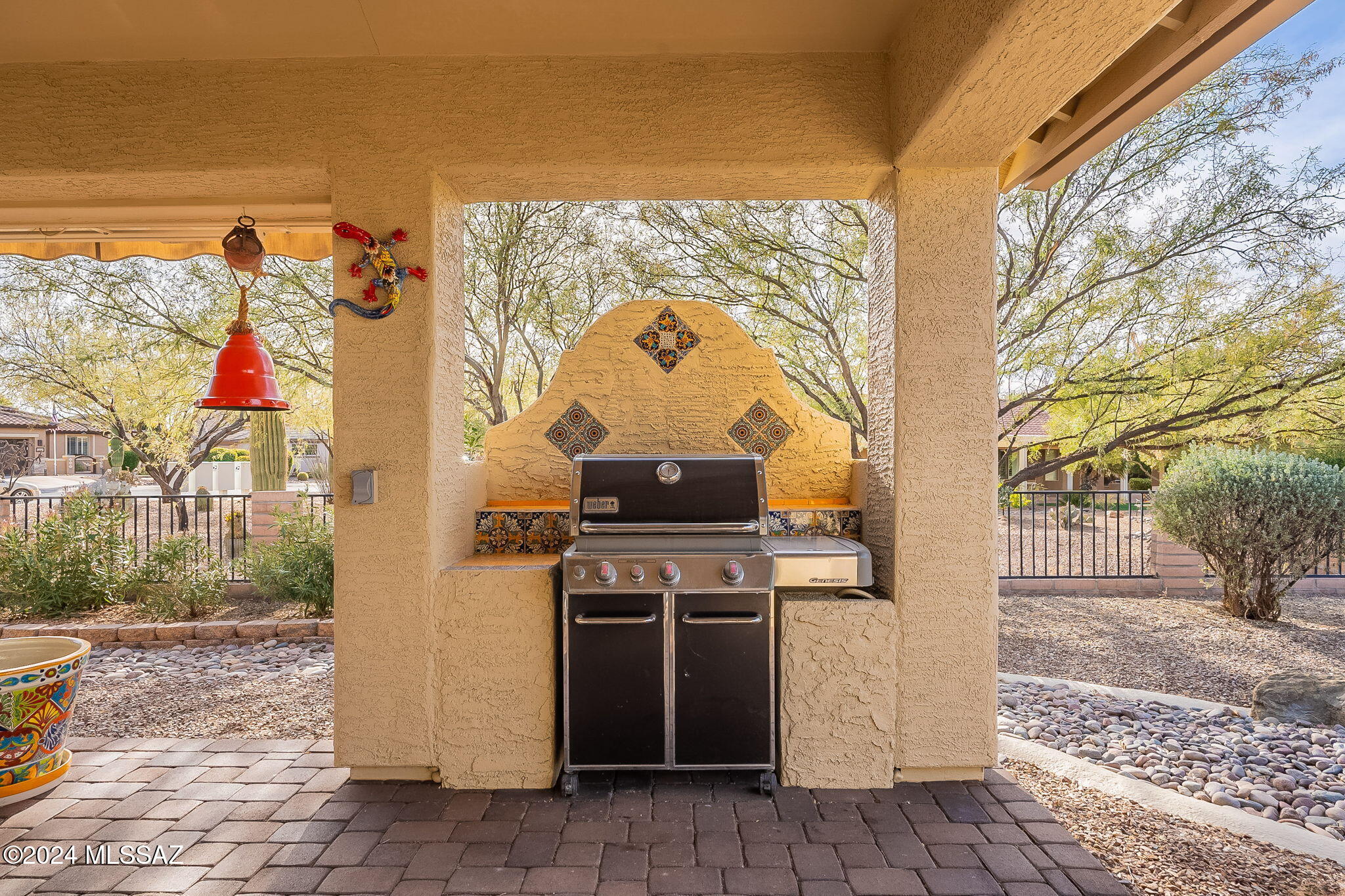2435 E Mayview – photo