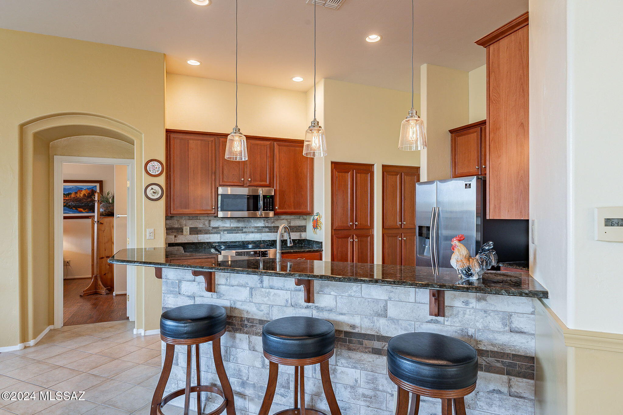 2435 E Mayview – photo