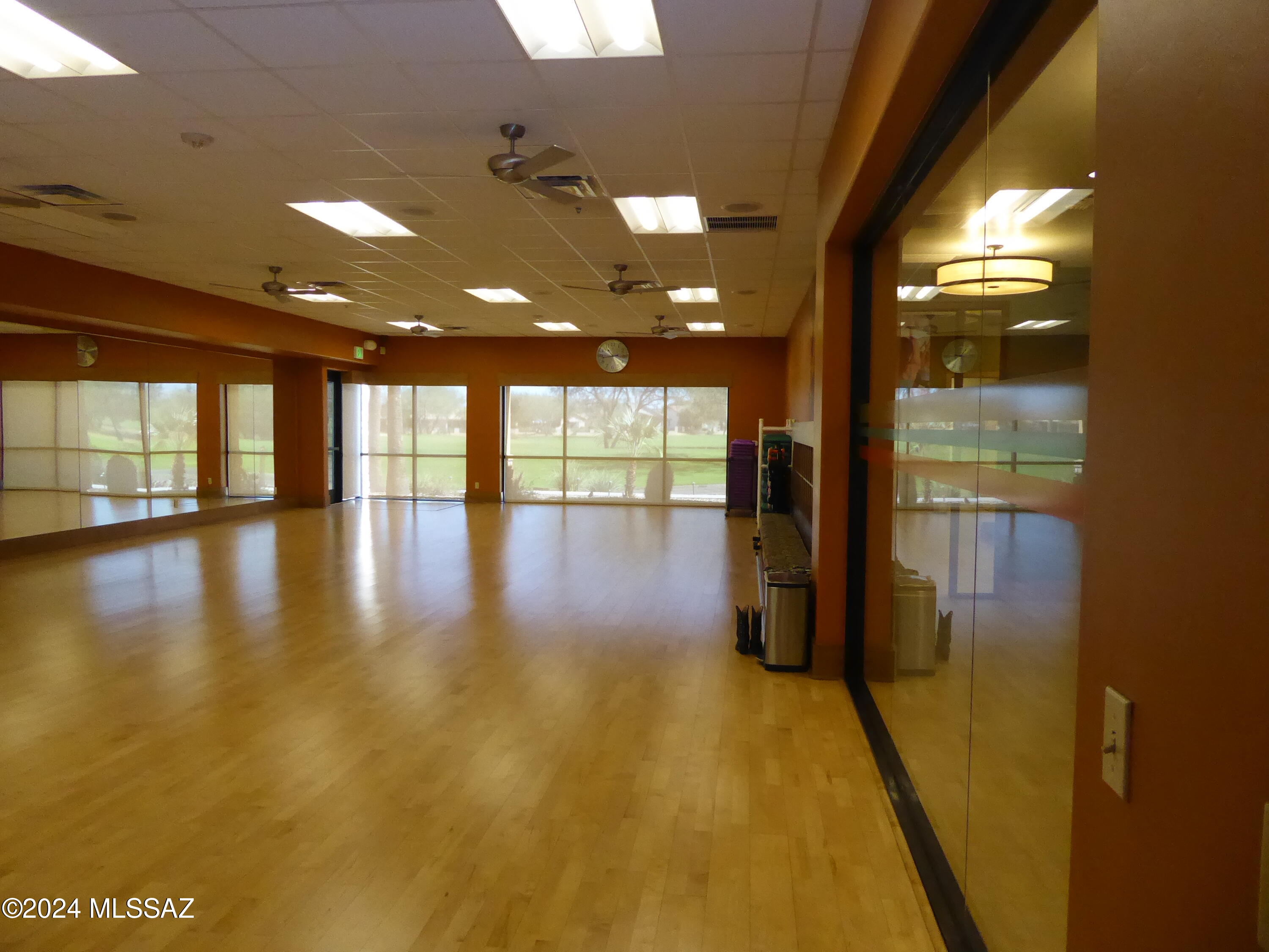 2435 E Mayview – photo