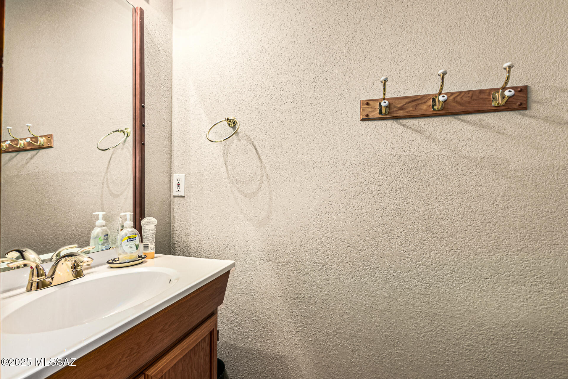 15850 N Razorback Ridge – photo