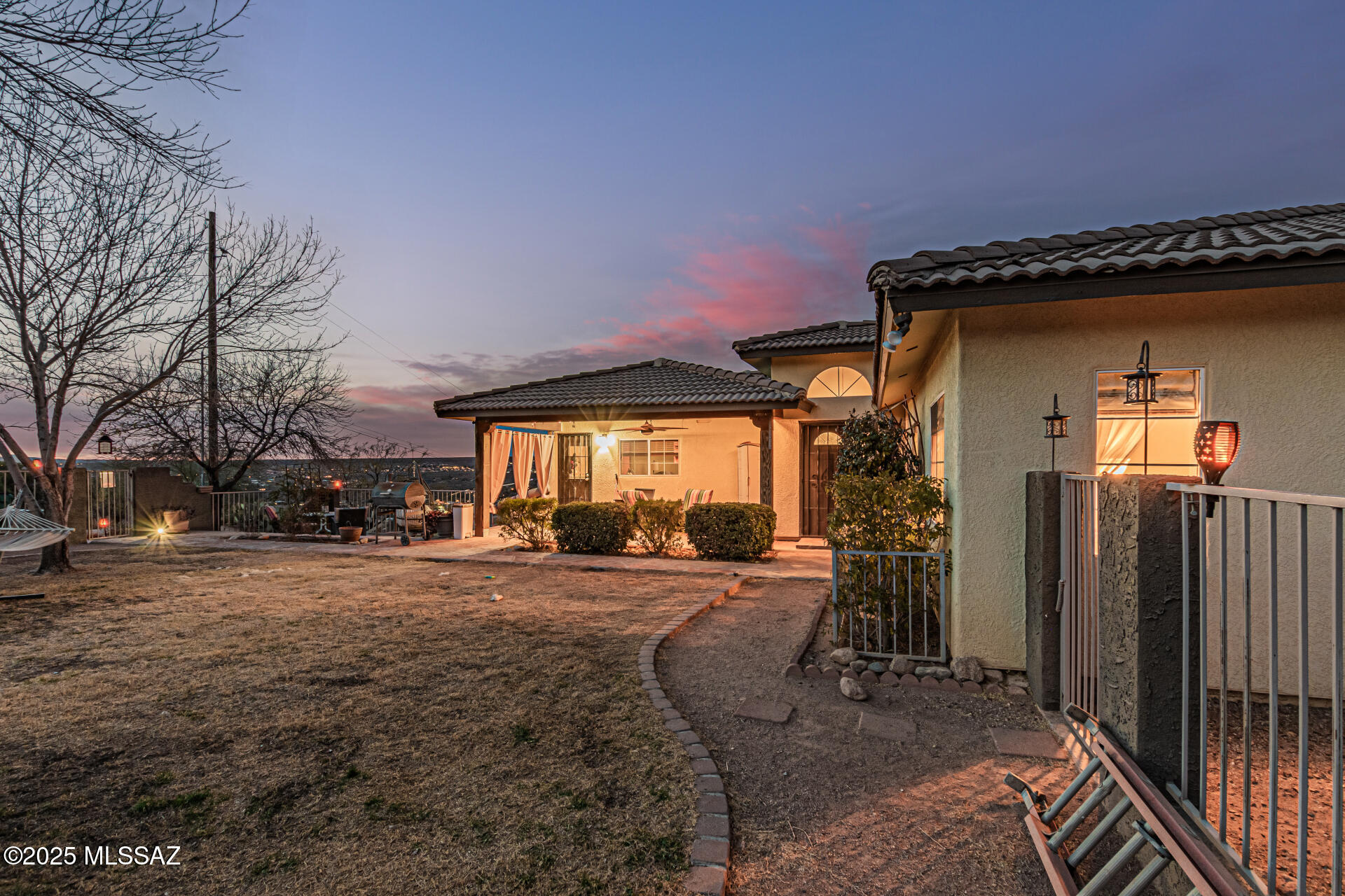 15850 N Razorback Ridge – photo
