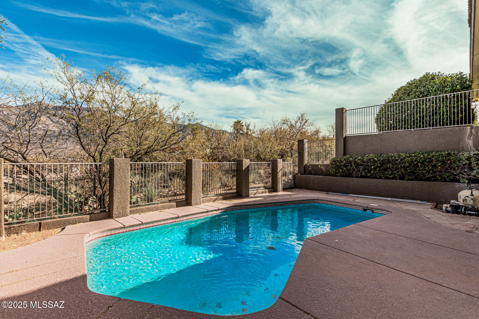 15850 N Razorback Ridge – photo