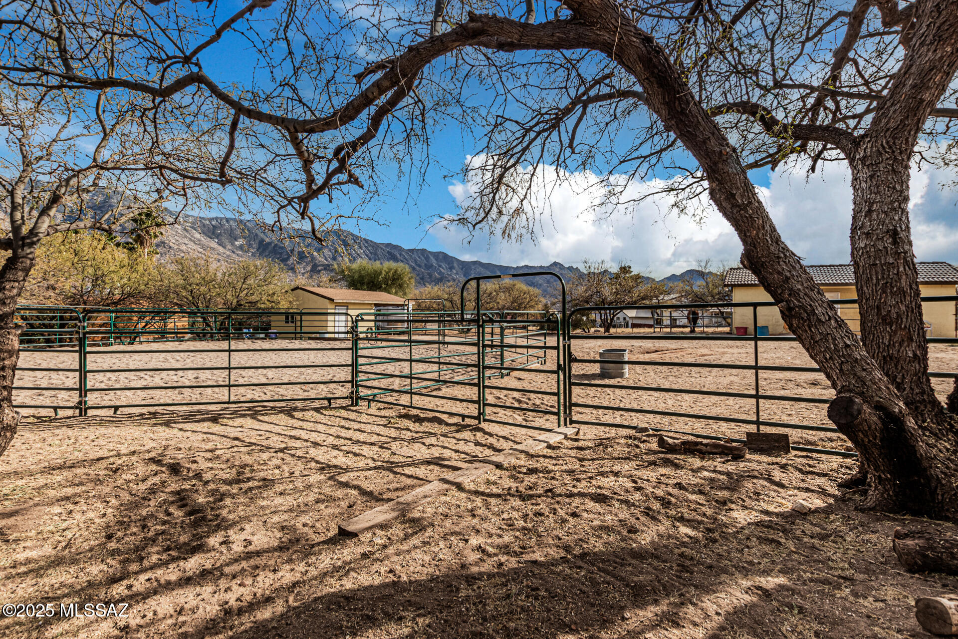 15850 N Razorback Ridge – photo