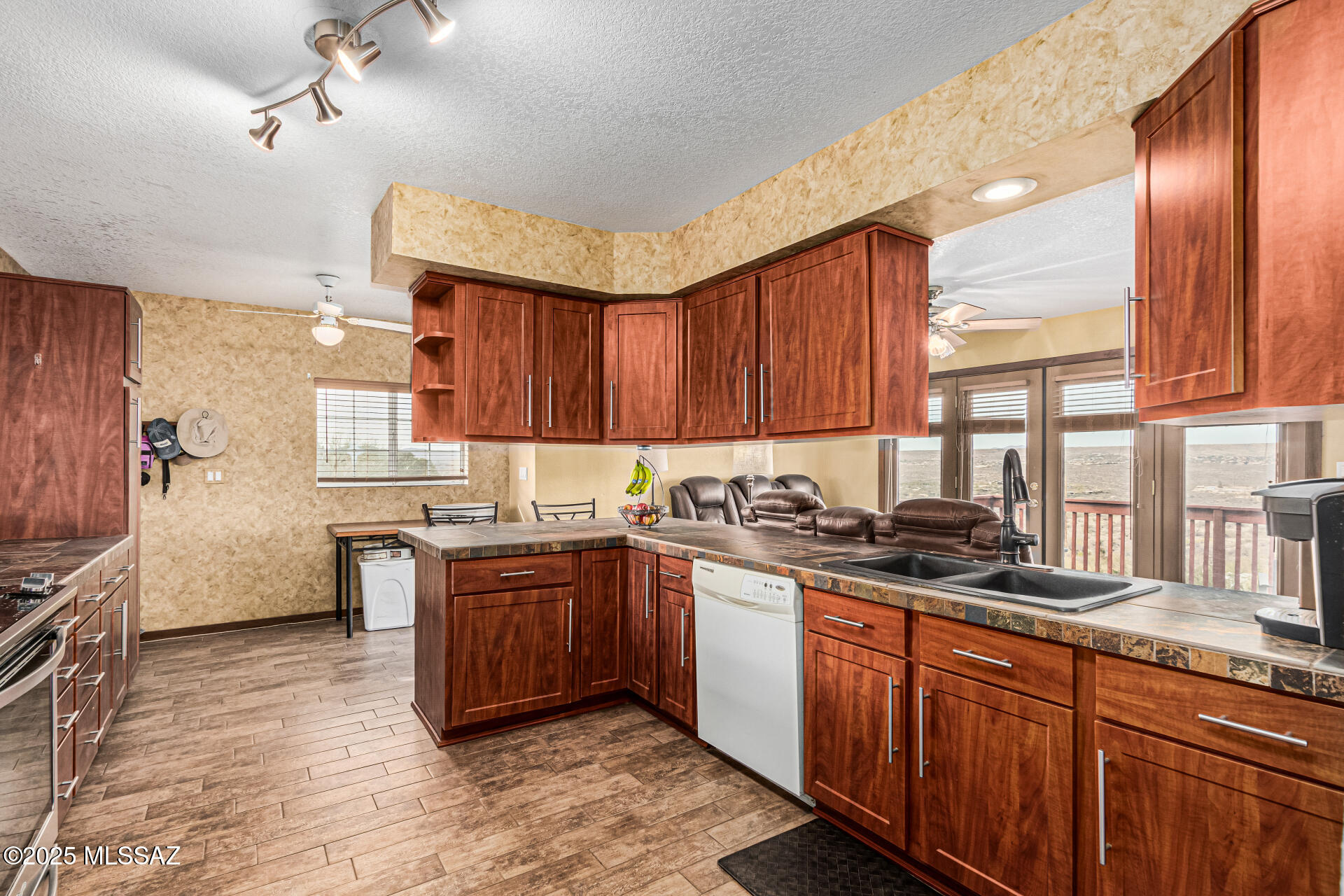15850 N Razorback Ridge – photo