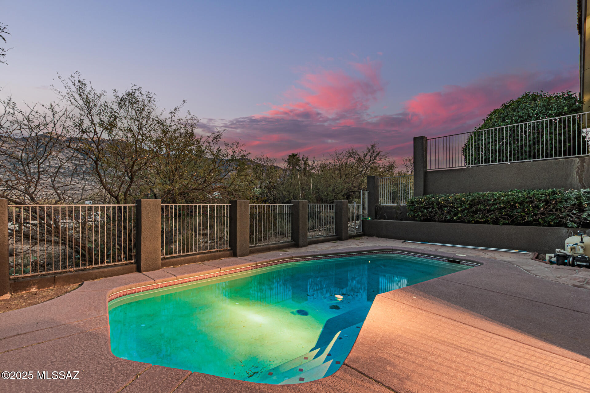 15850 N Razorback Ridge – photo