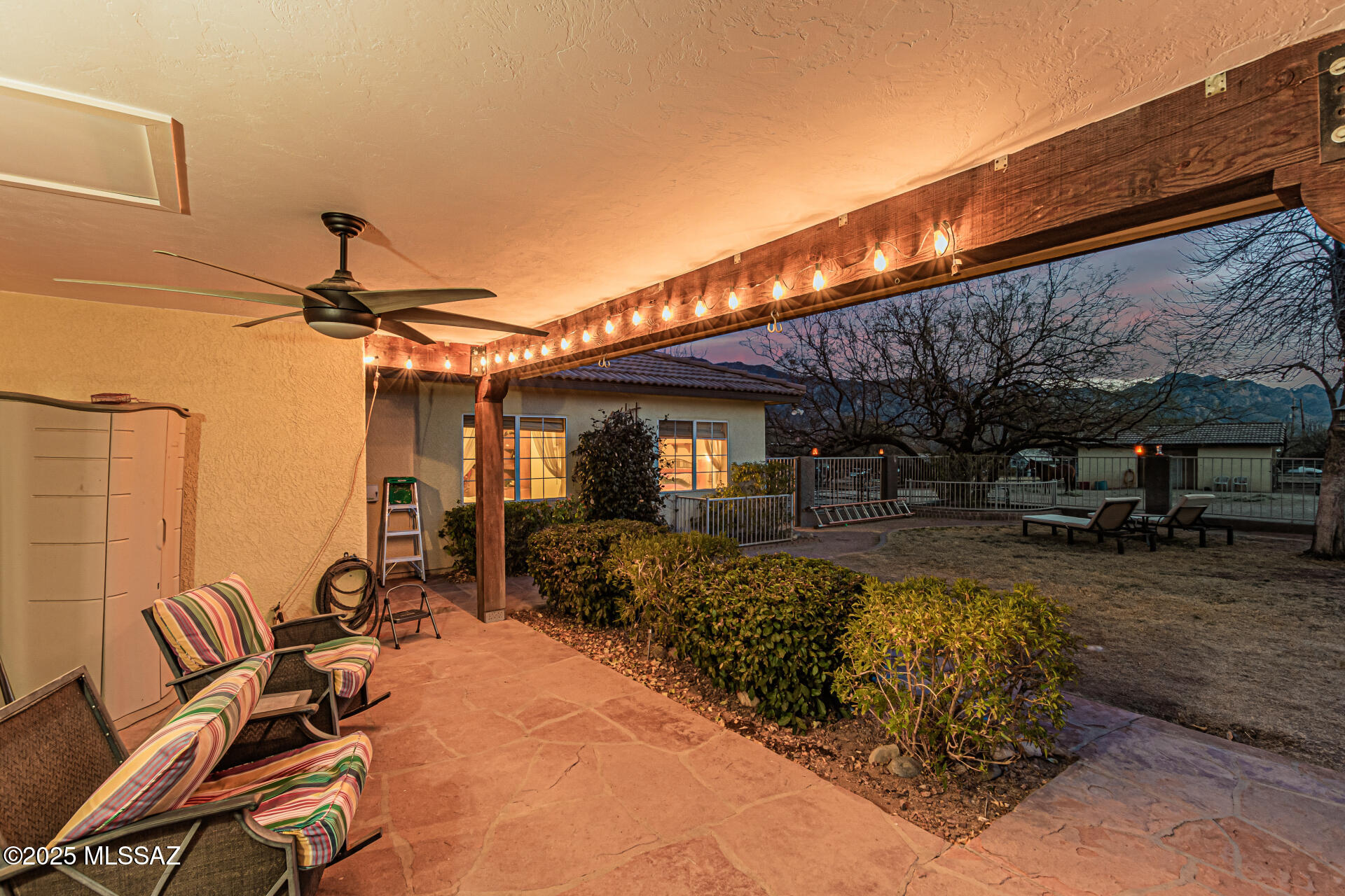 15850 N Razorback Ridge – photo