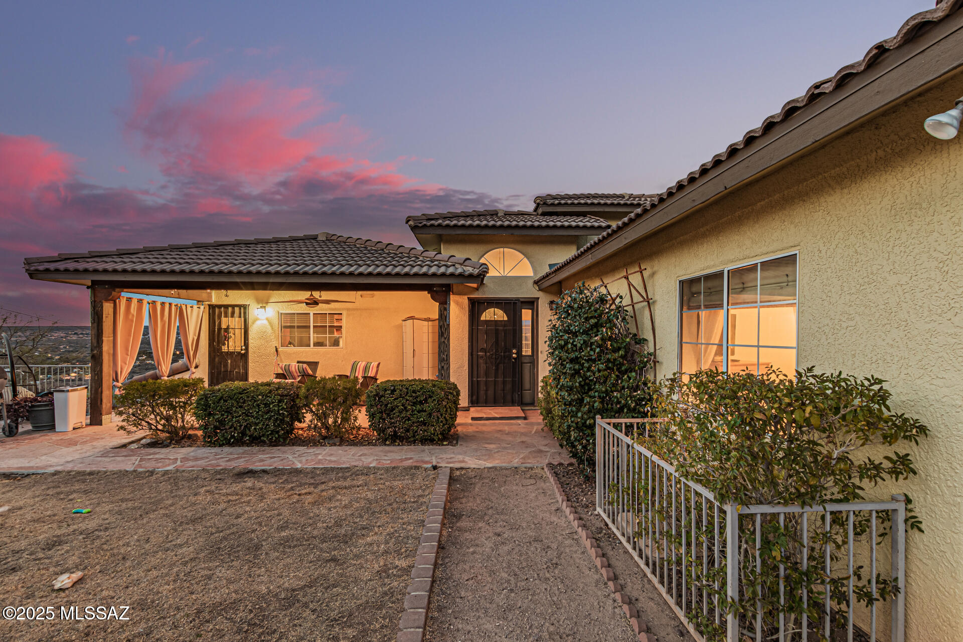 15850 N Razorback Ridge – photo