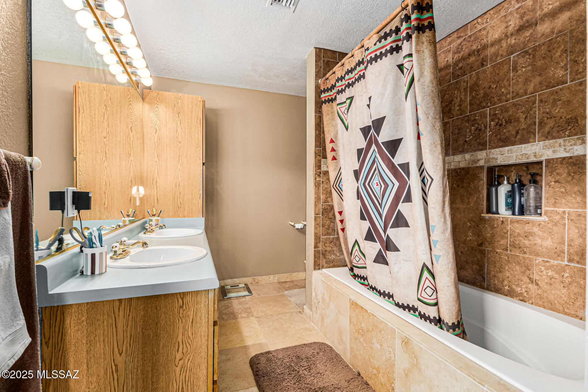 15850 N Razorback Ridge – photo