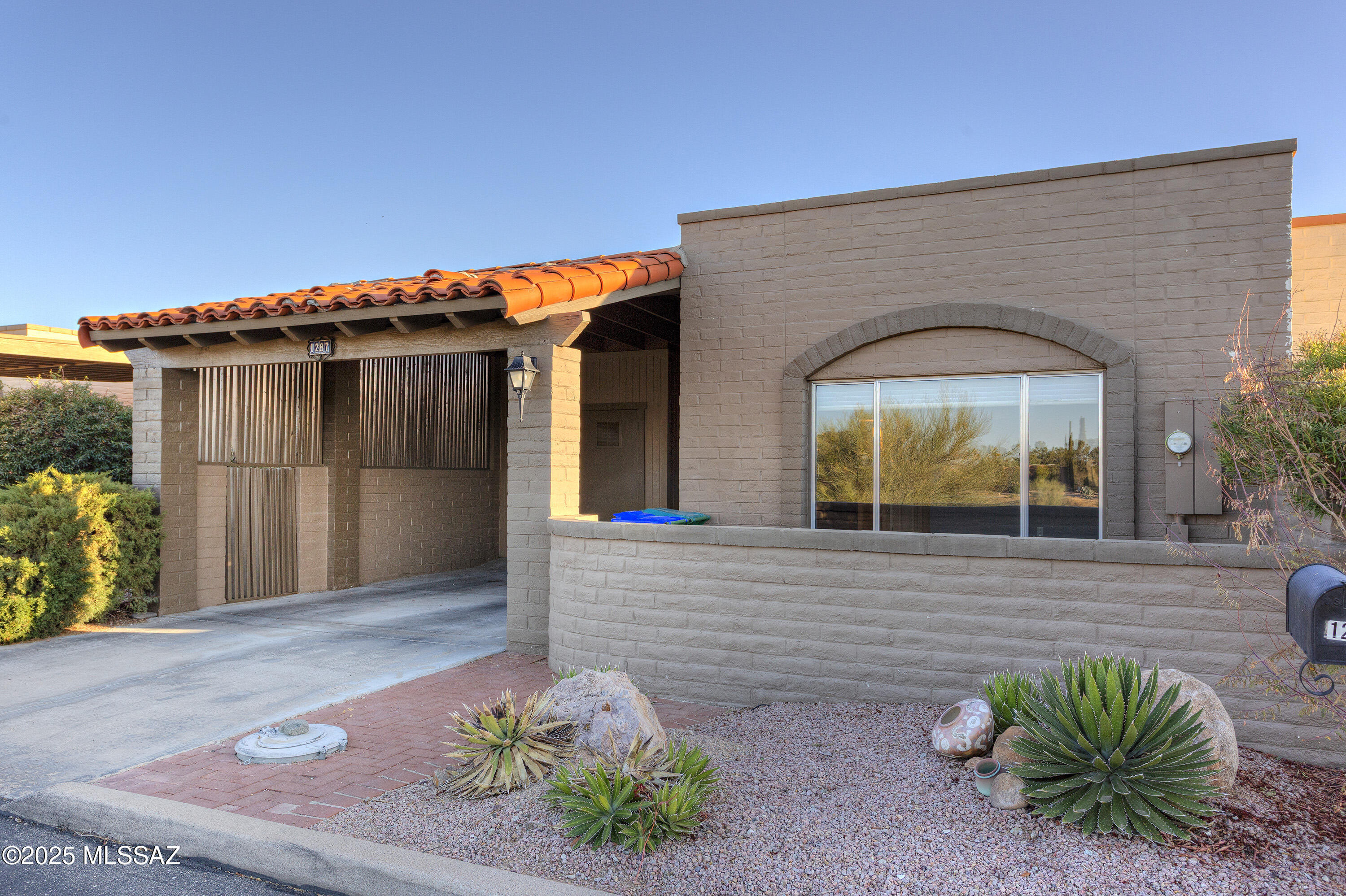 1287 W Calle Altamira – photo
