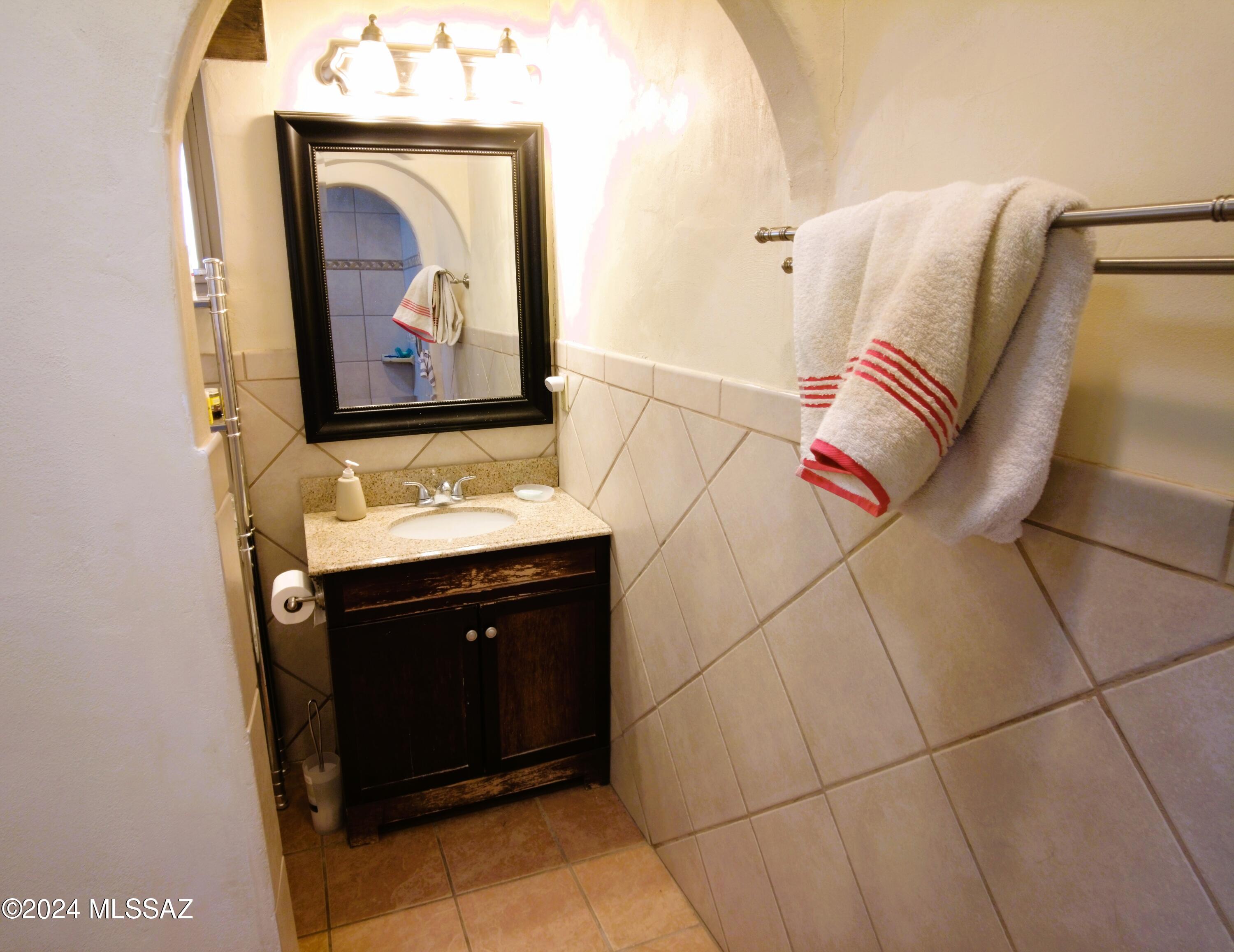 1140 W Jennella – photo