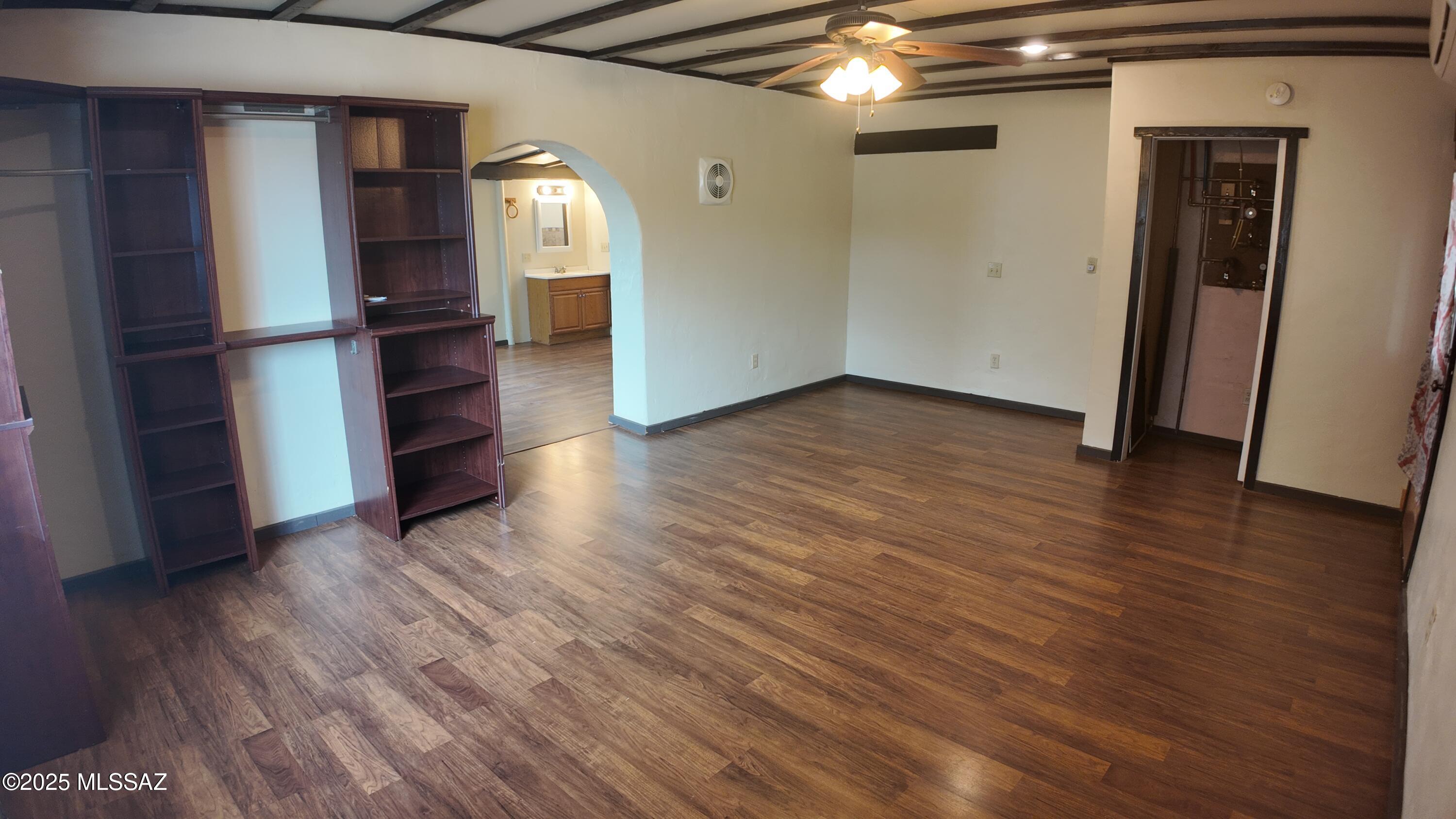 1140 W Jennella – photo