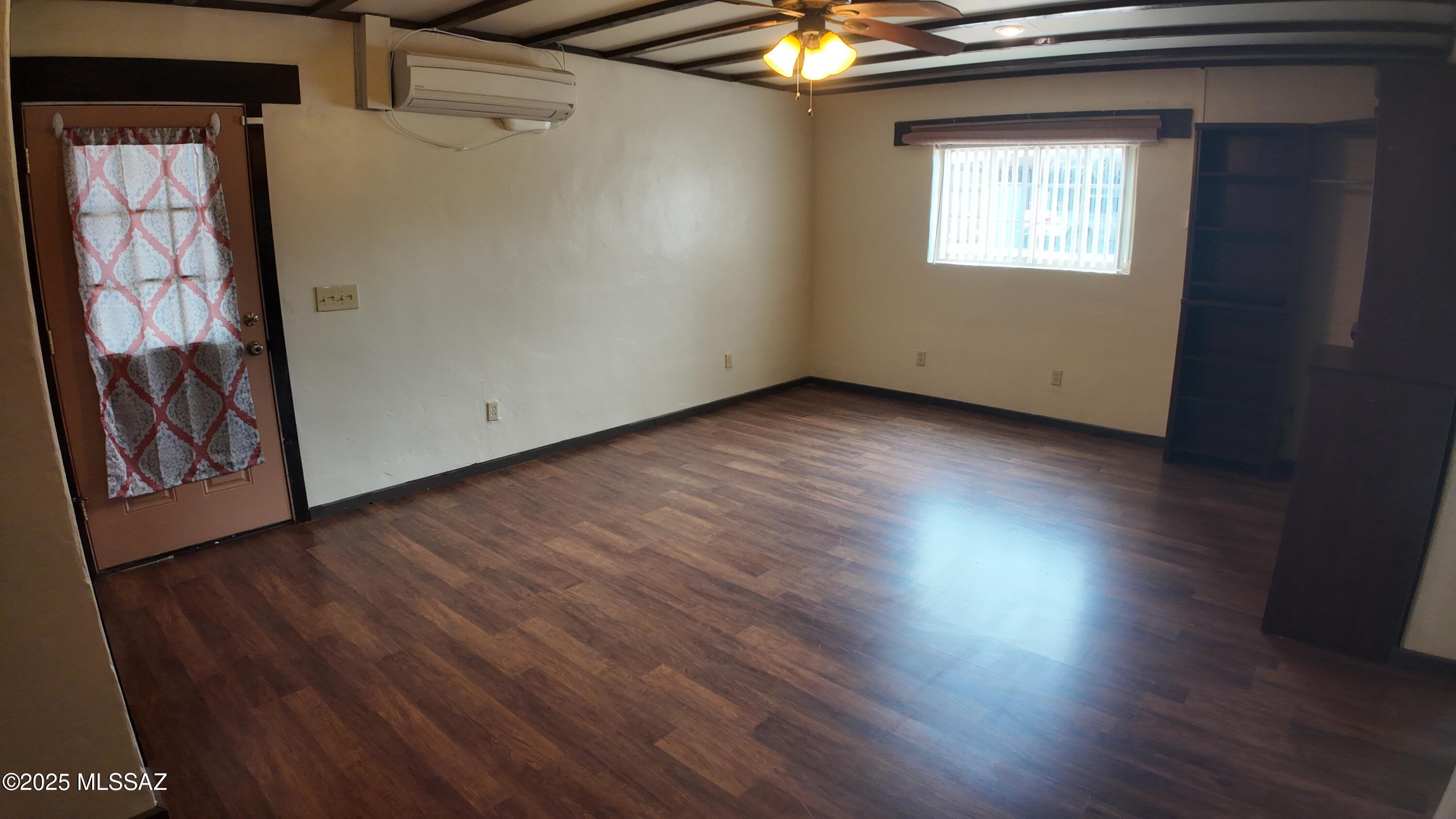 1140 W Jennella – photo