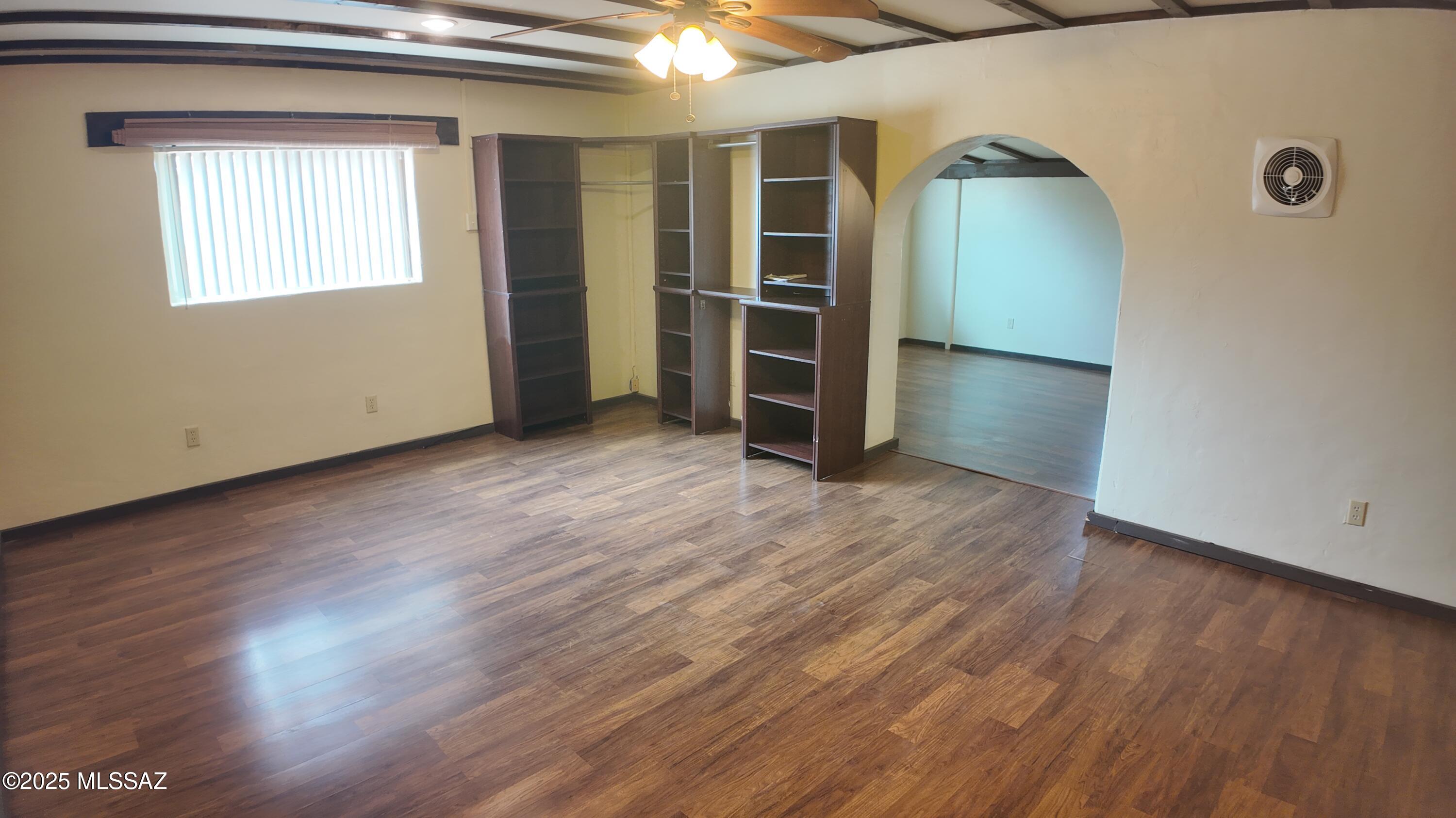 1140 W Jennella – photo