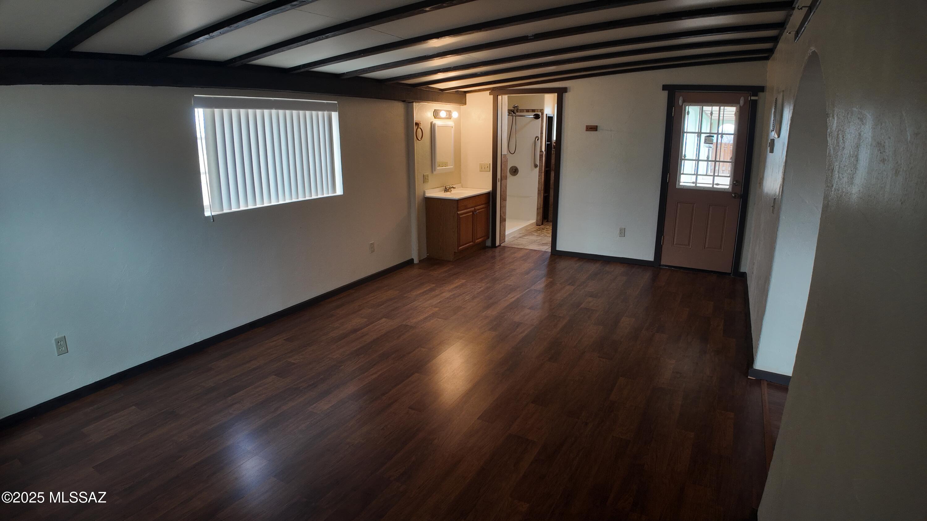 1140 W Jennella – photo