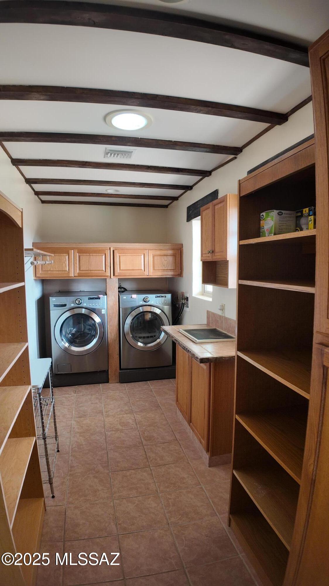 1140 W Jennella – photo
