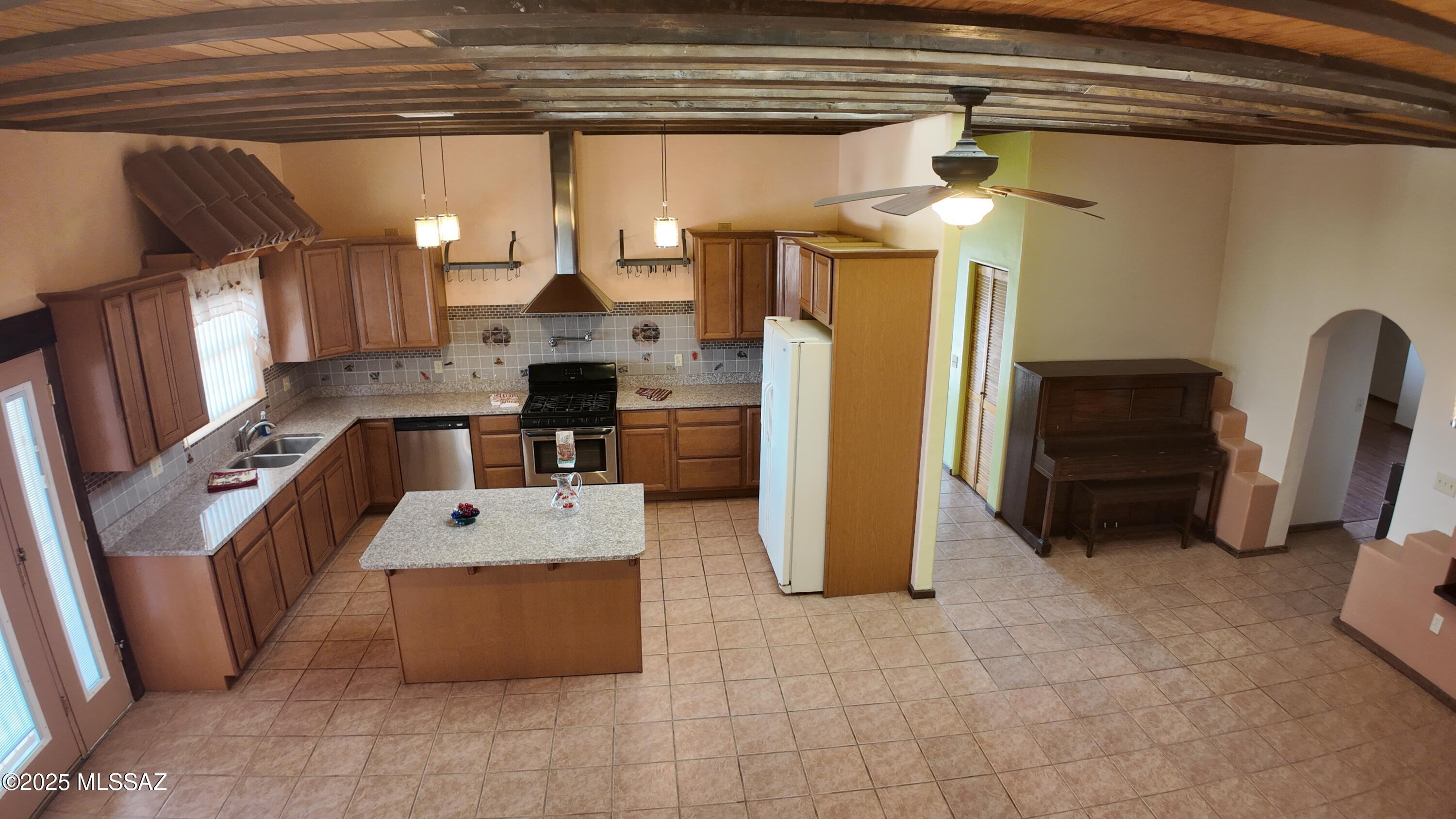 1140 W Jennella – photo