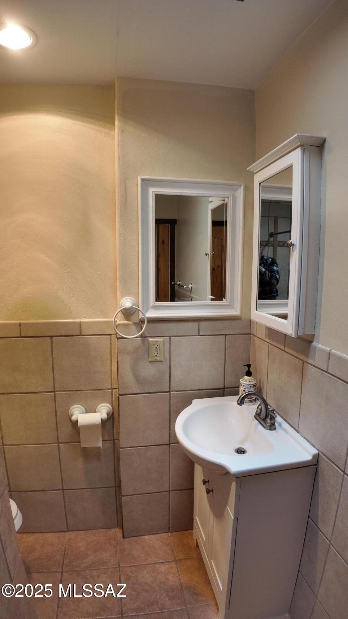 1140 W Jennella – photo