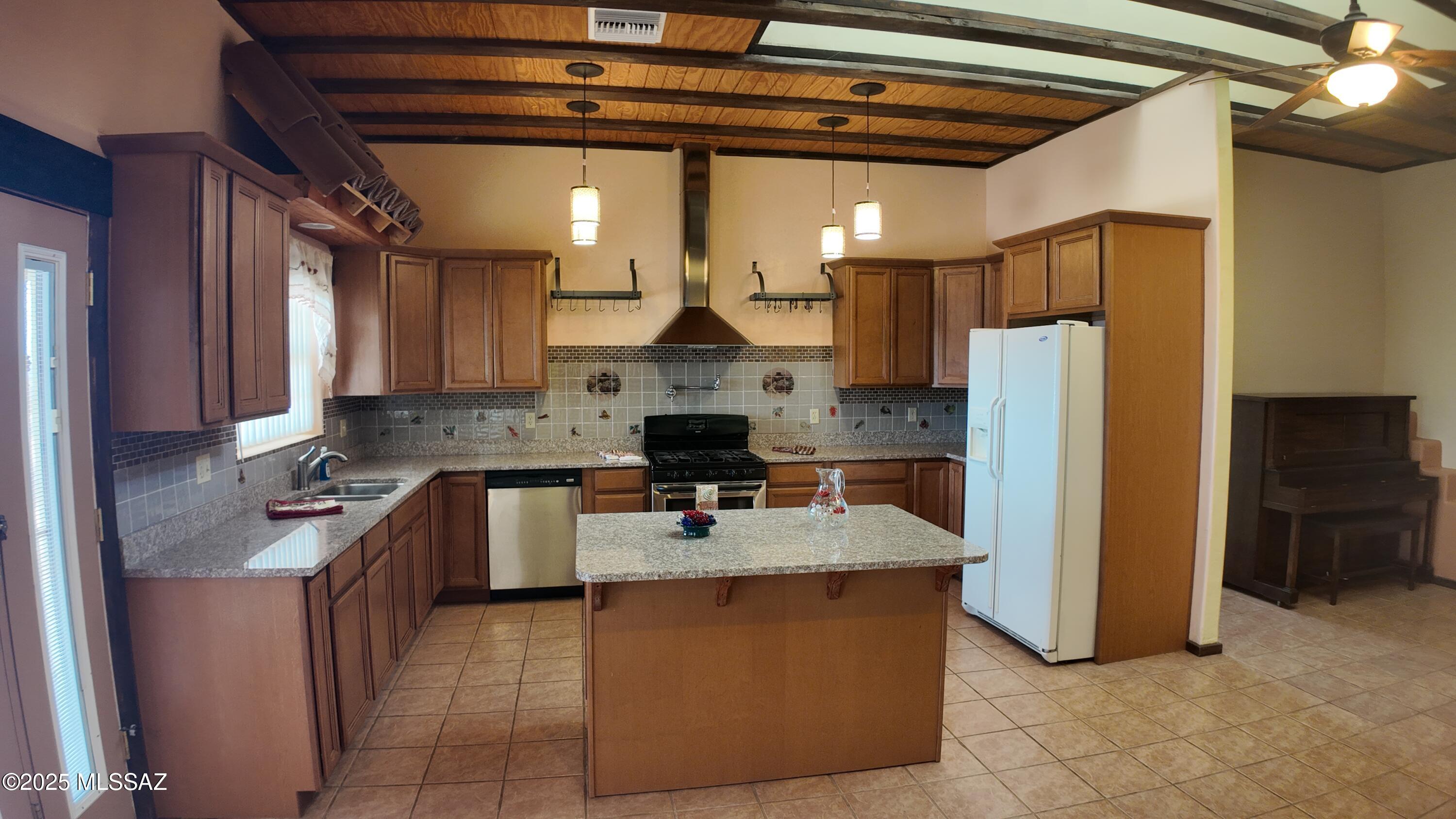 1140 W Jennella – photo