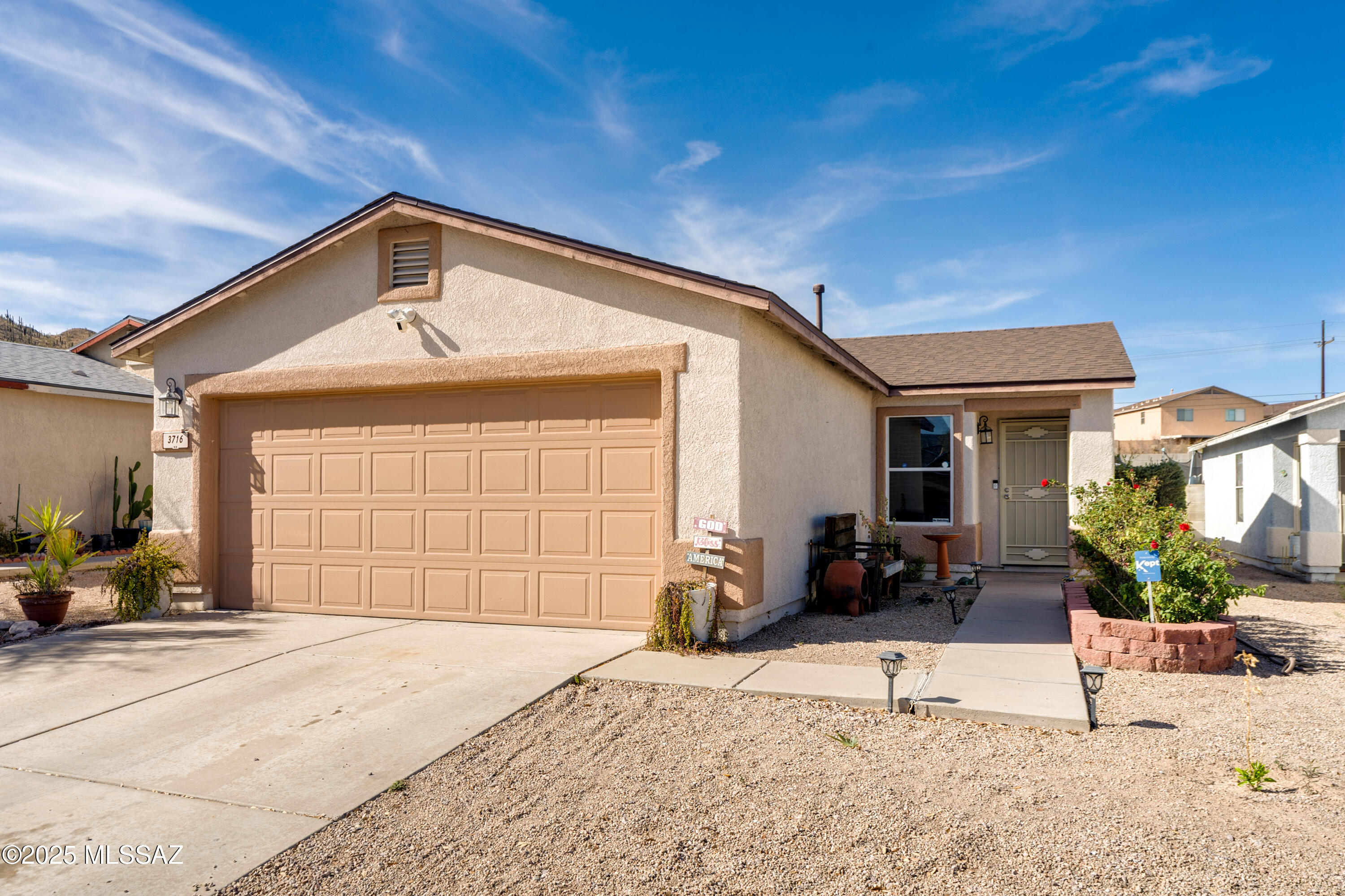 3716 W Fenton