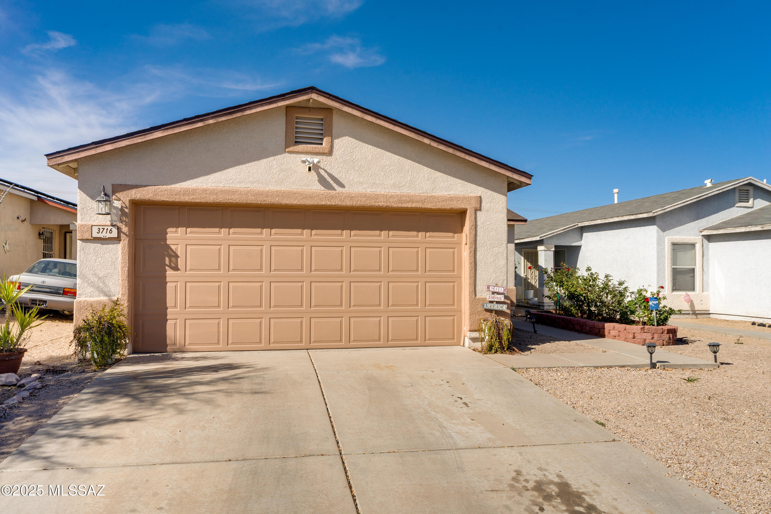 3716 W Fenton – photo