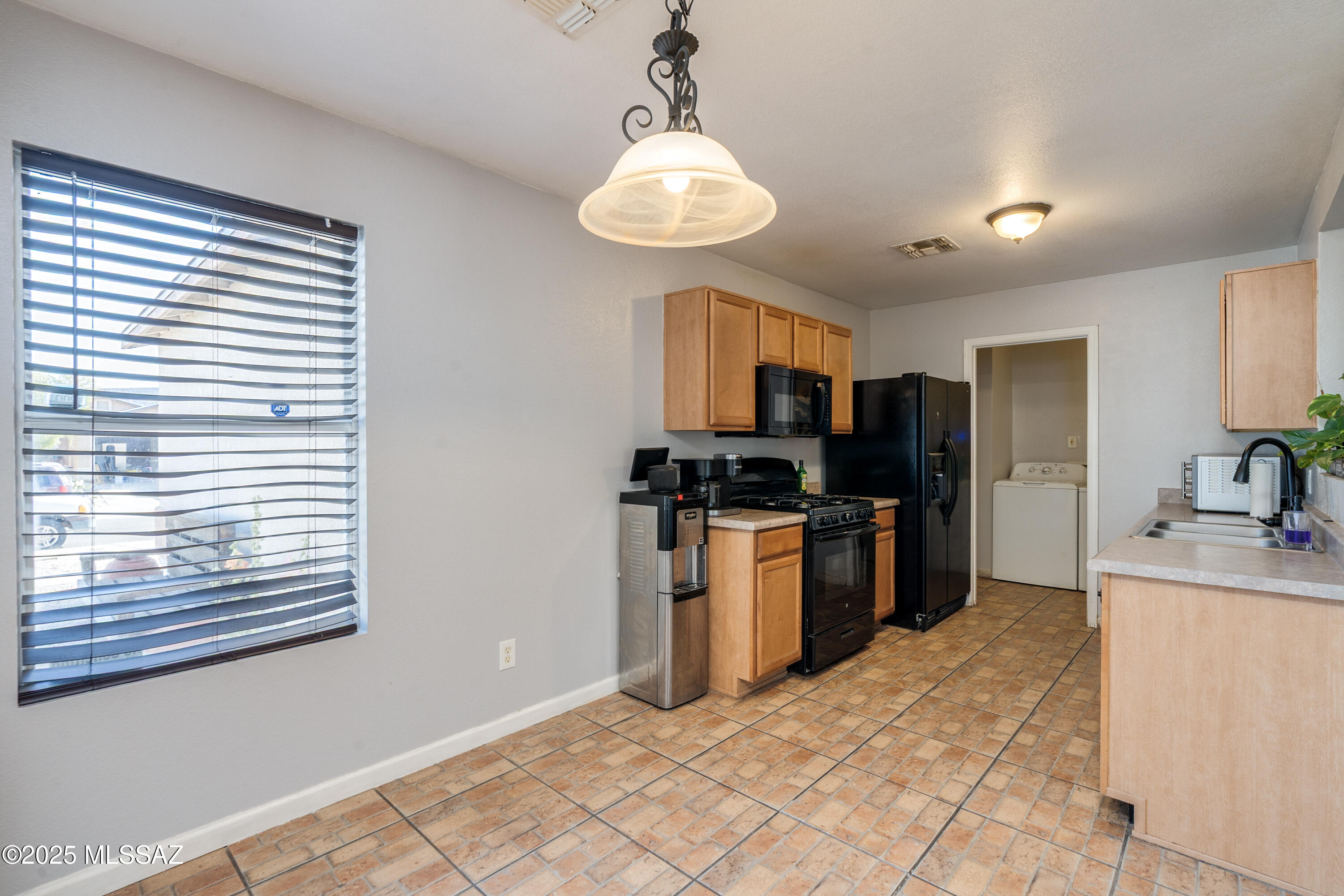 3716 W Fenton – photo