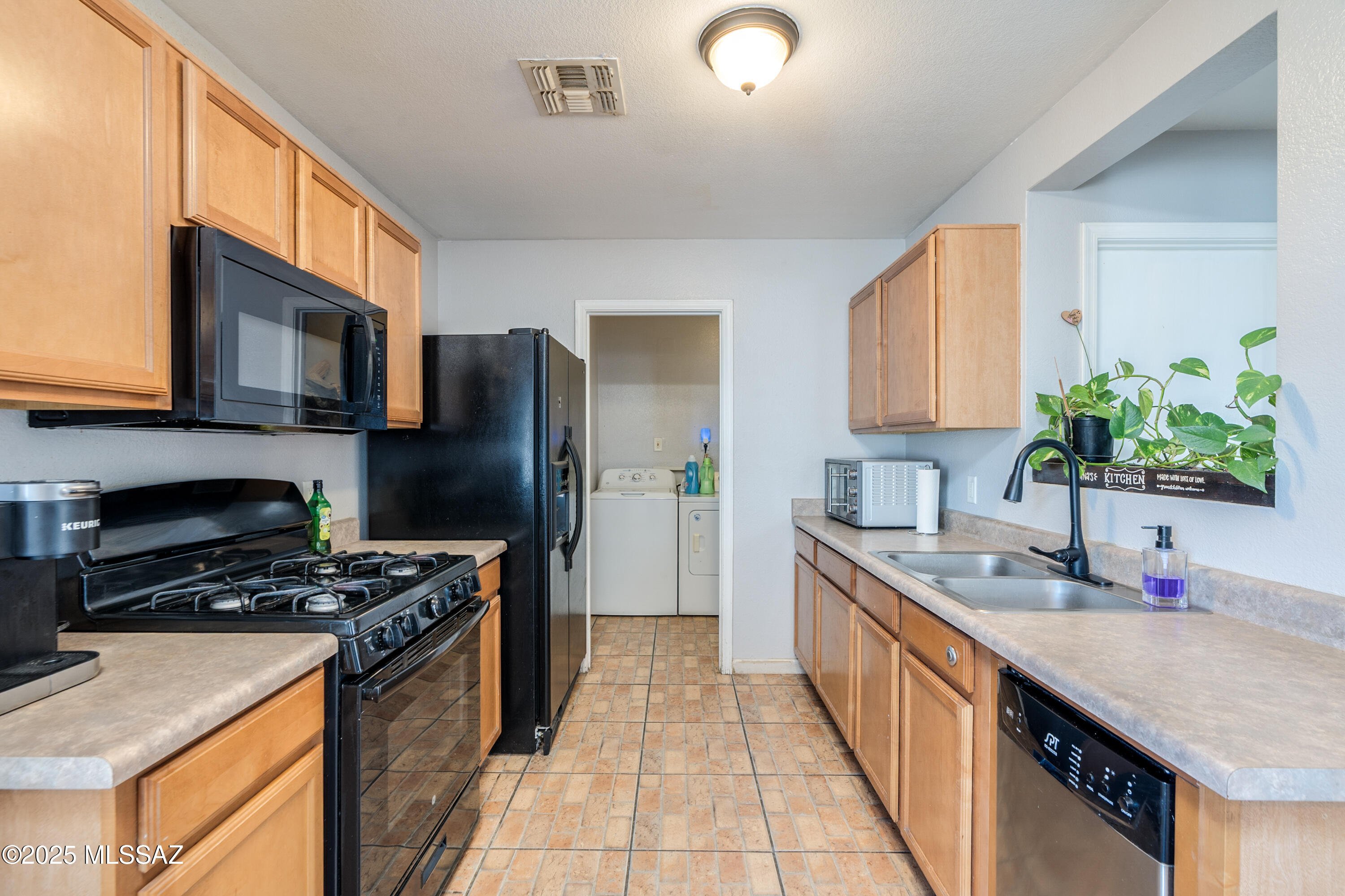 3716 W Fenton – photo