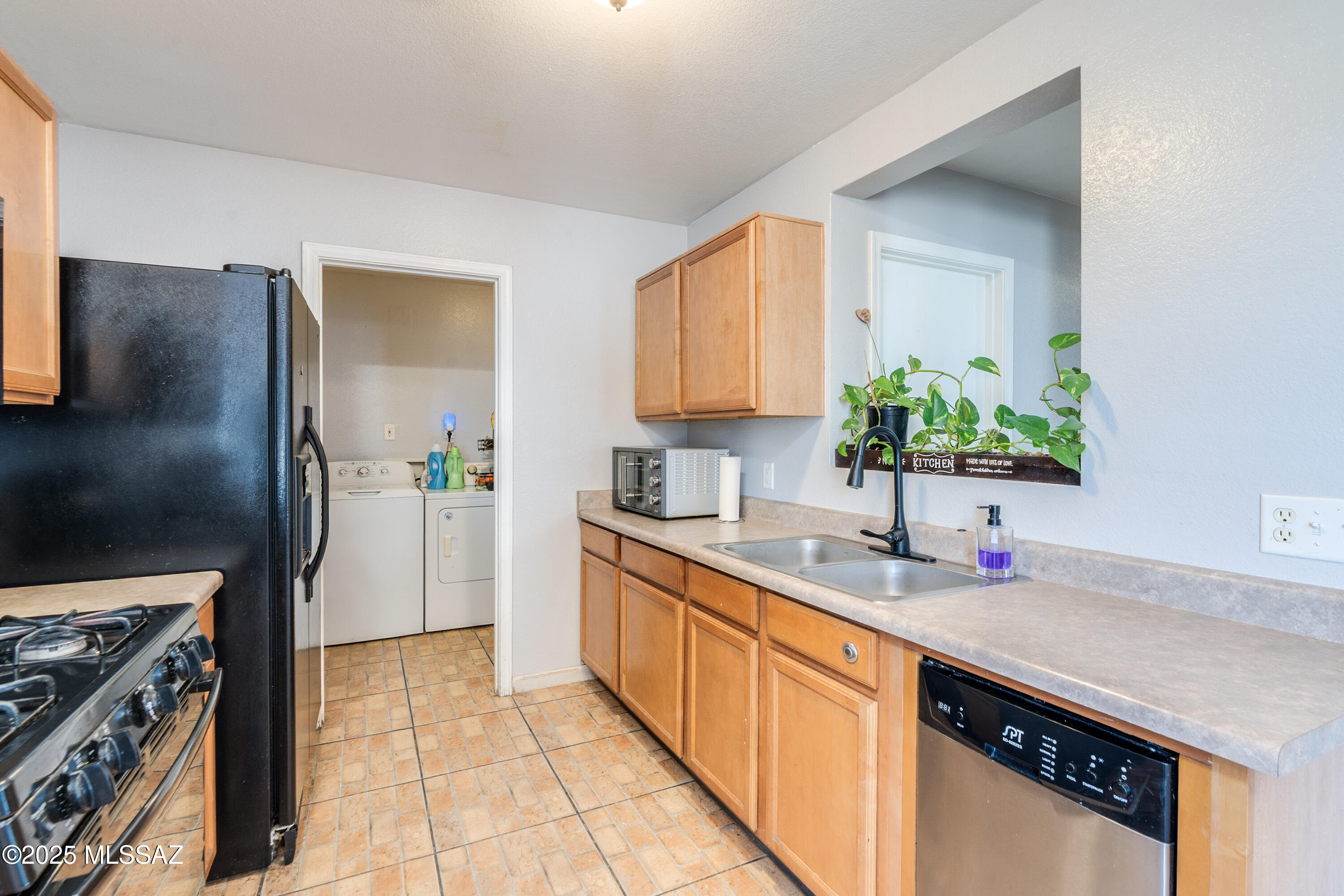 3716 W Fenton – photo