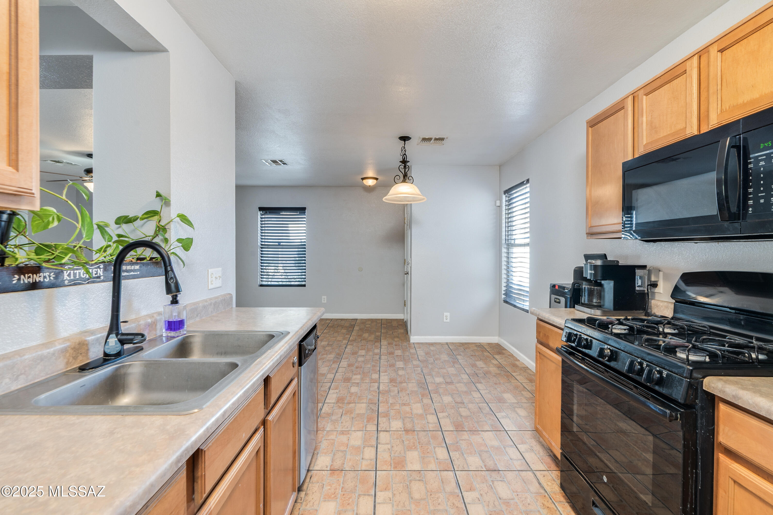 3716 W Fenton – photo