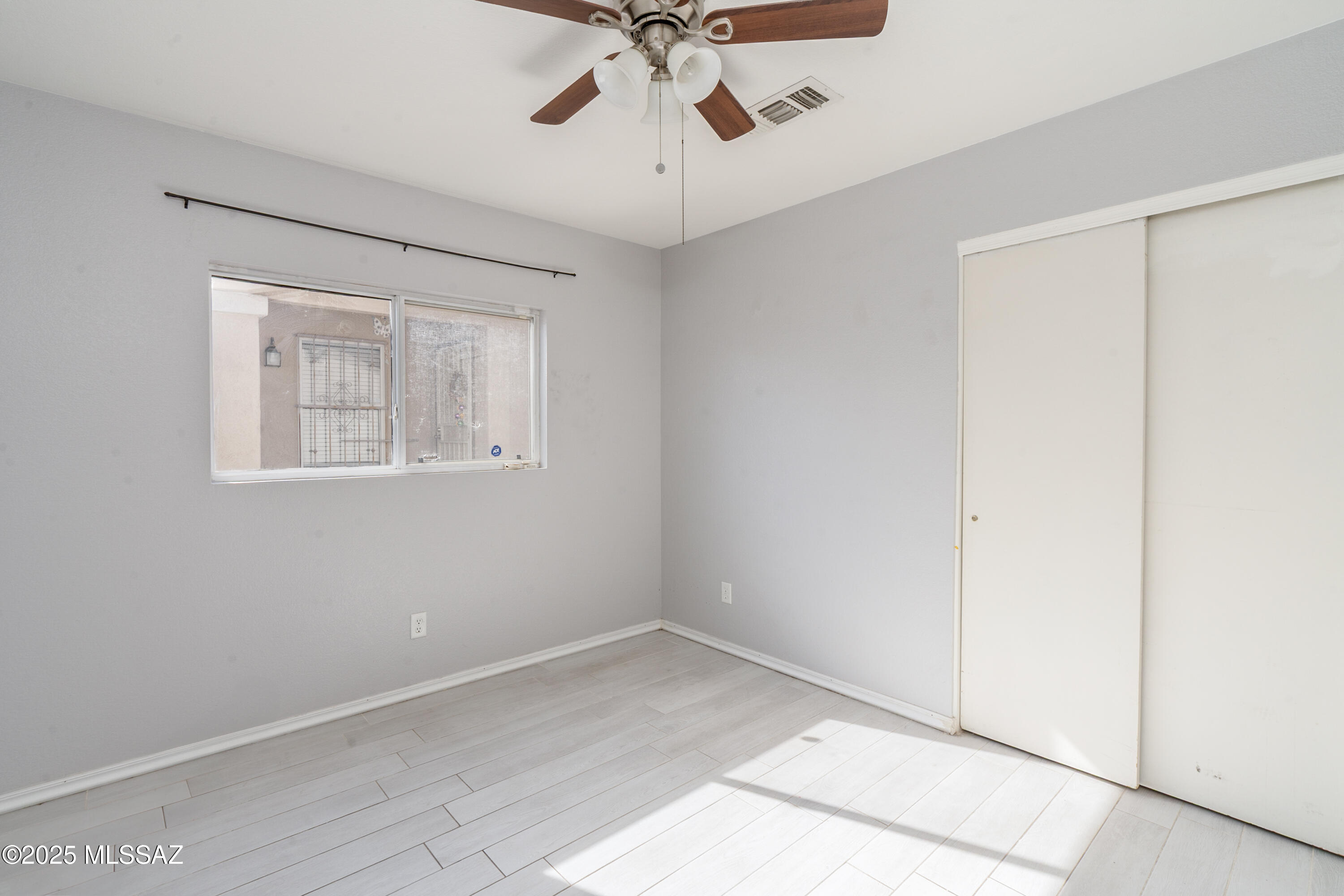 3716 W Fenton – photo