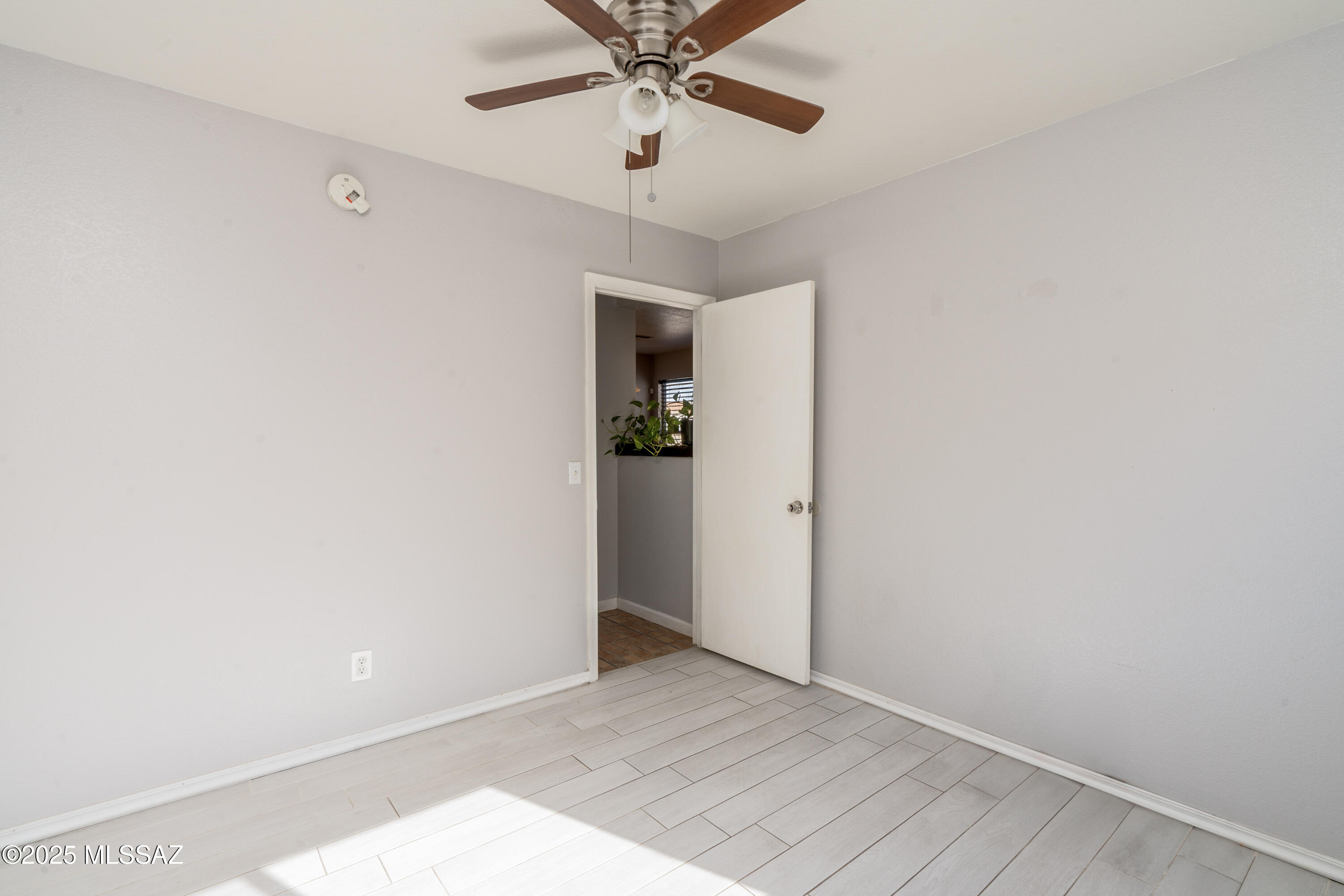 3716 W Fenton – photo