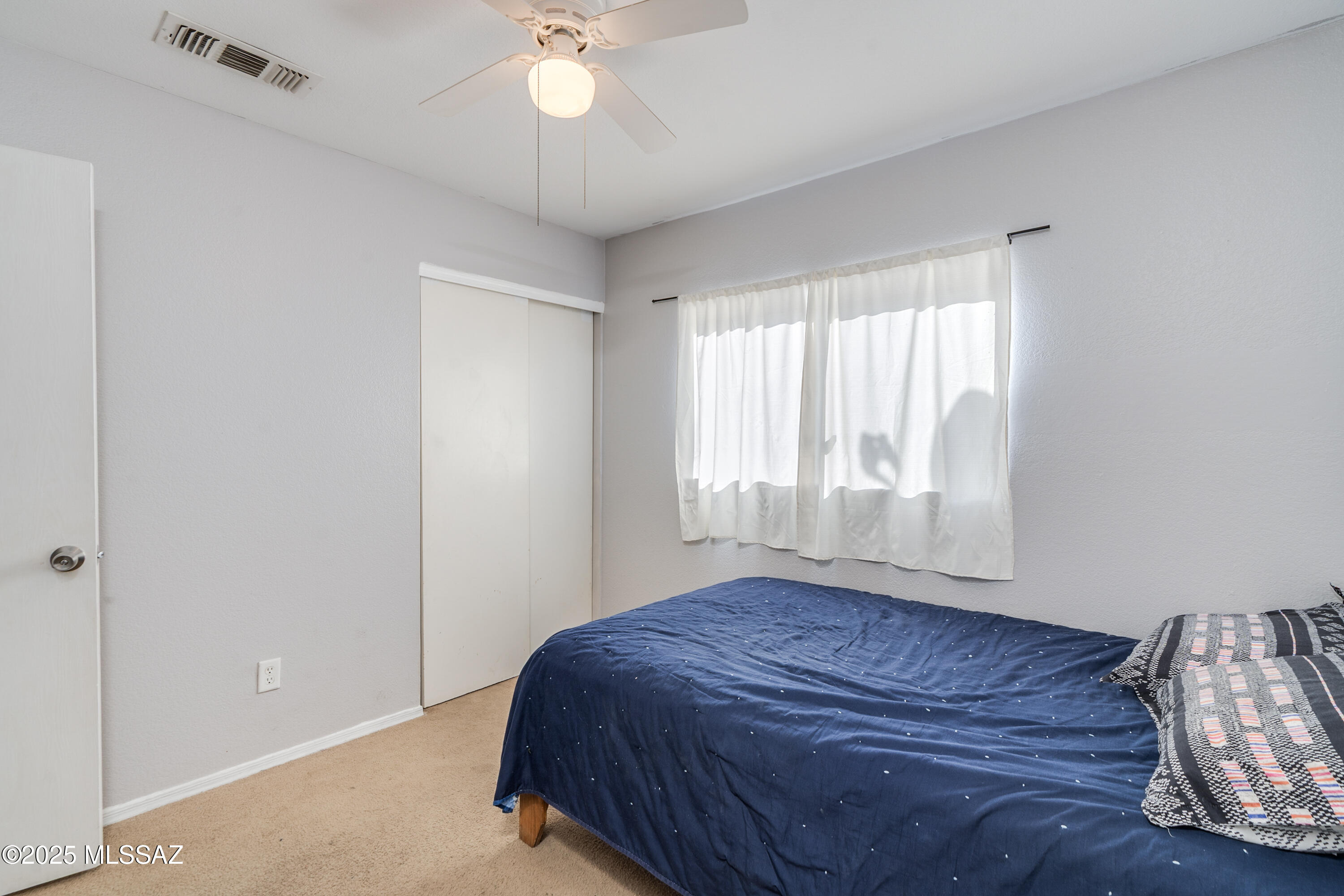 3716 W Fenton – photo