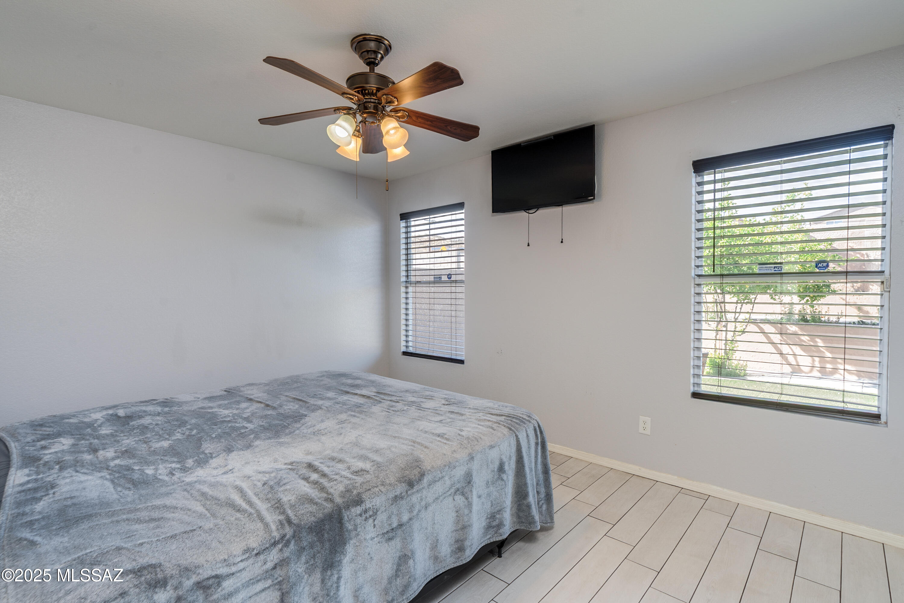 3716 W Fenton – photo