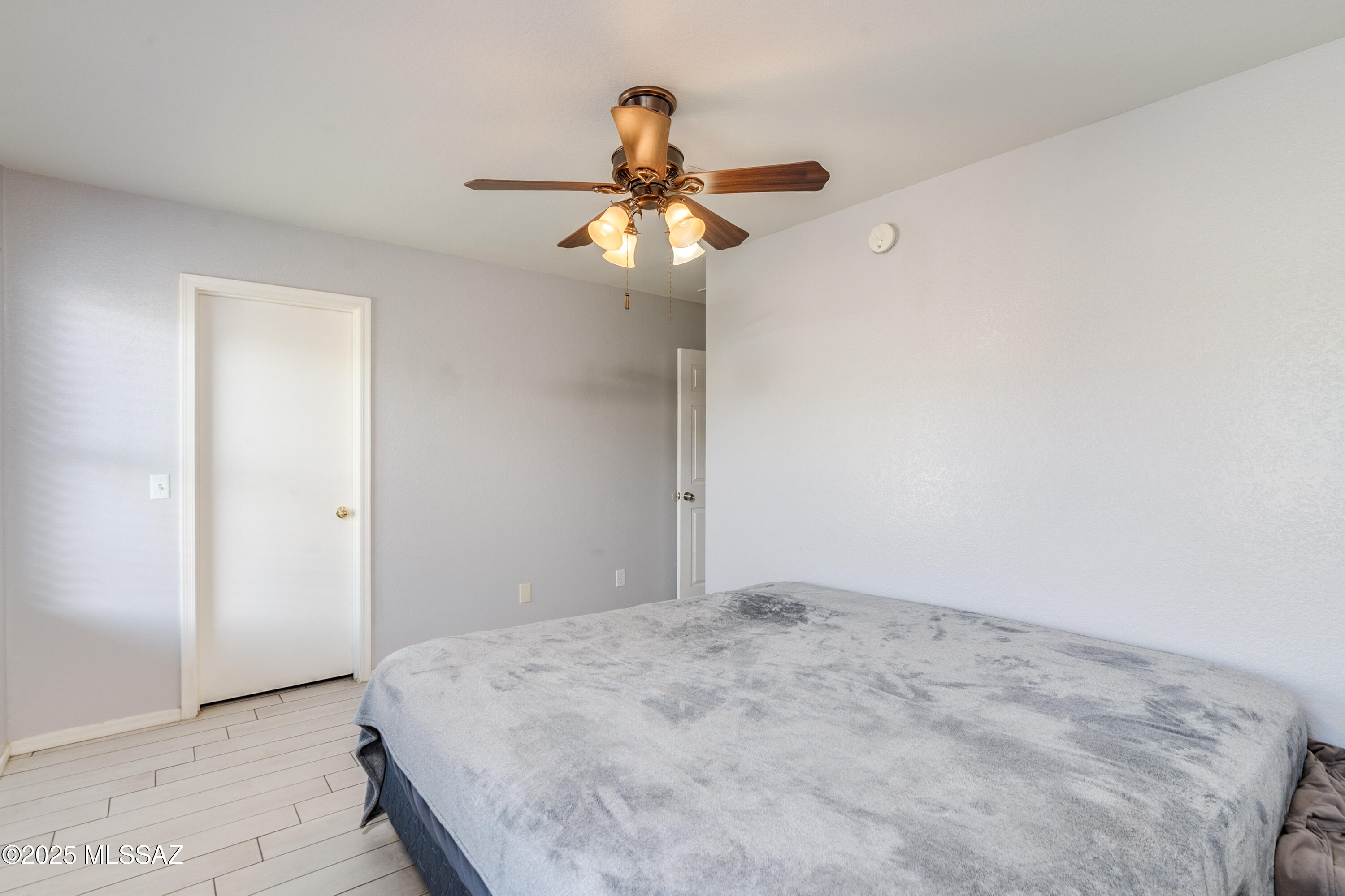 3716 W Fenton – photo