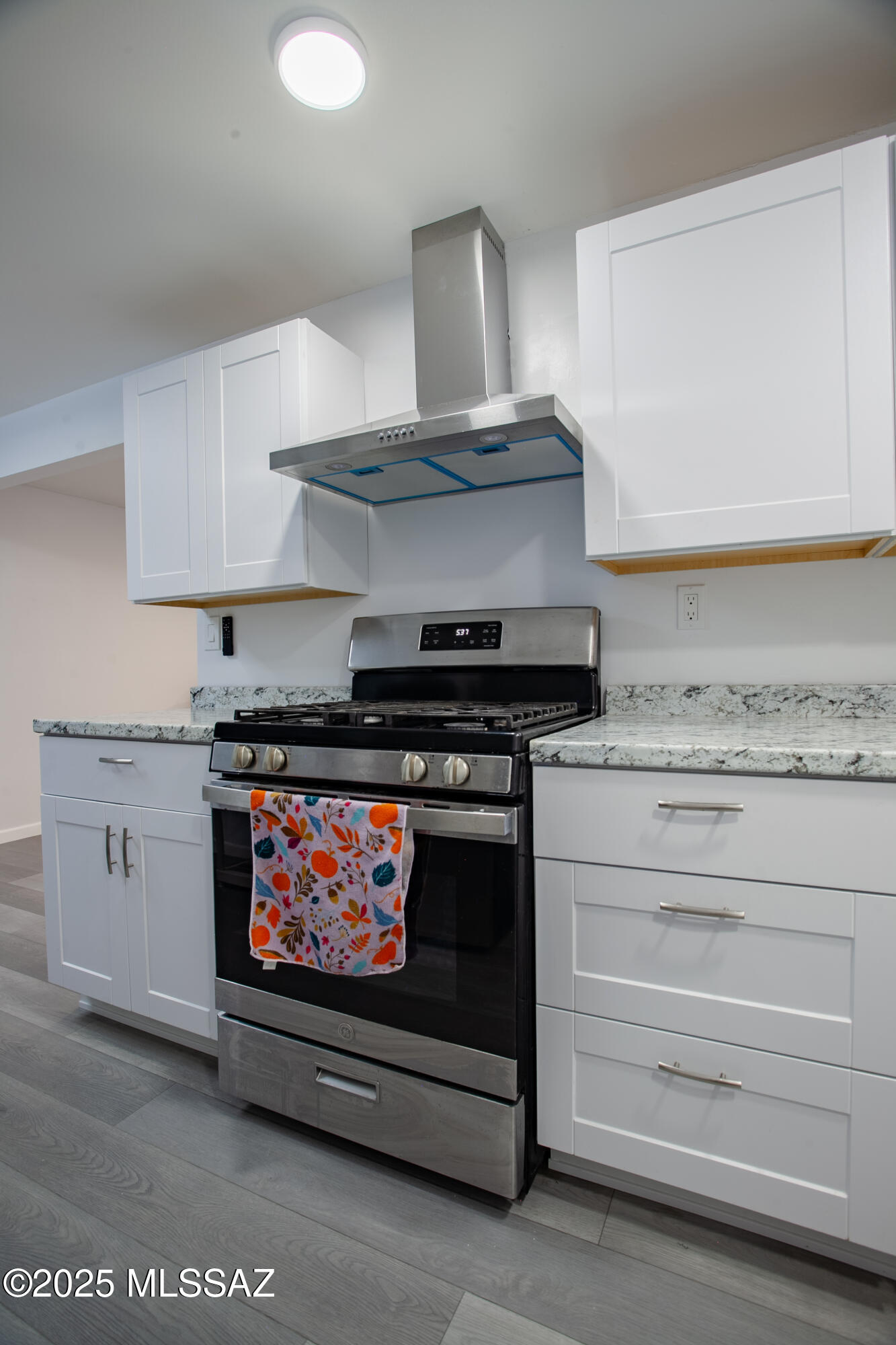 4657 E 29th – photo