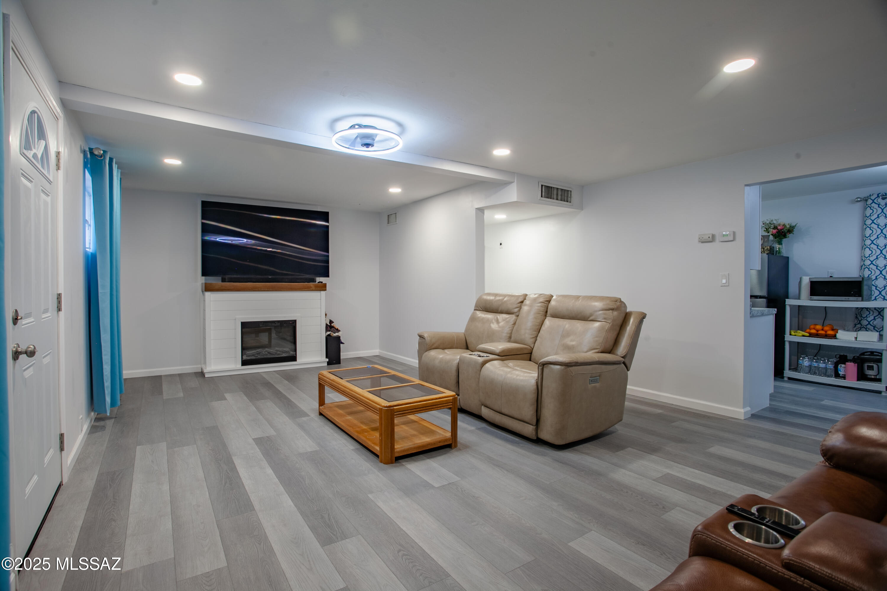 4657 E 29th – photo