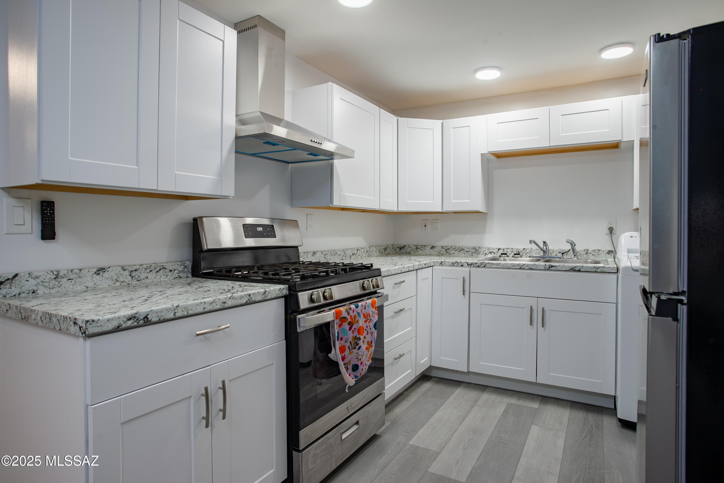 4657 E 29th – photo