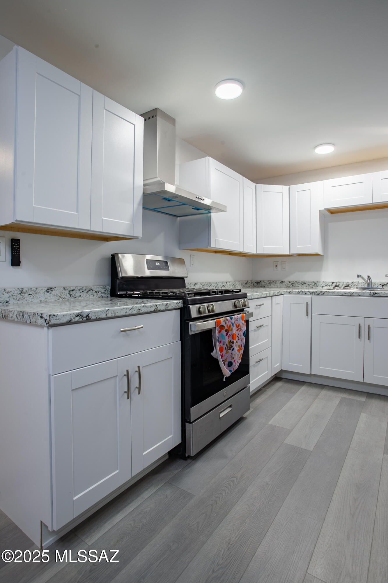 4657 E 29th – photo