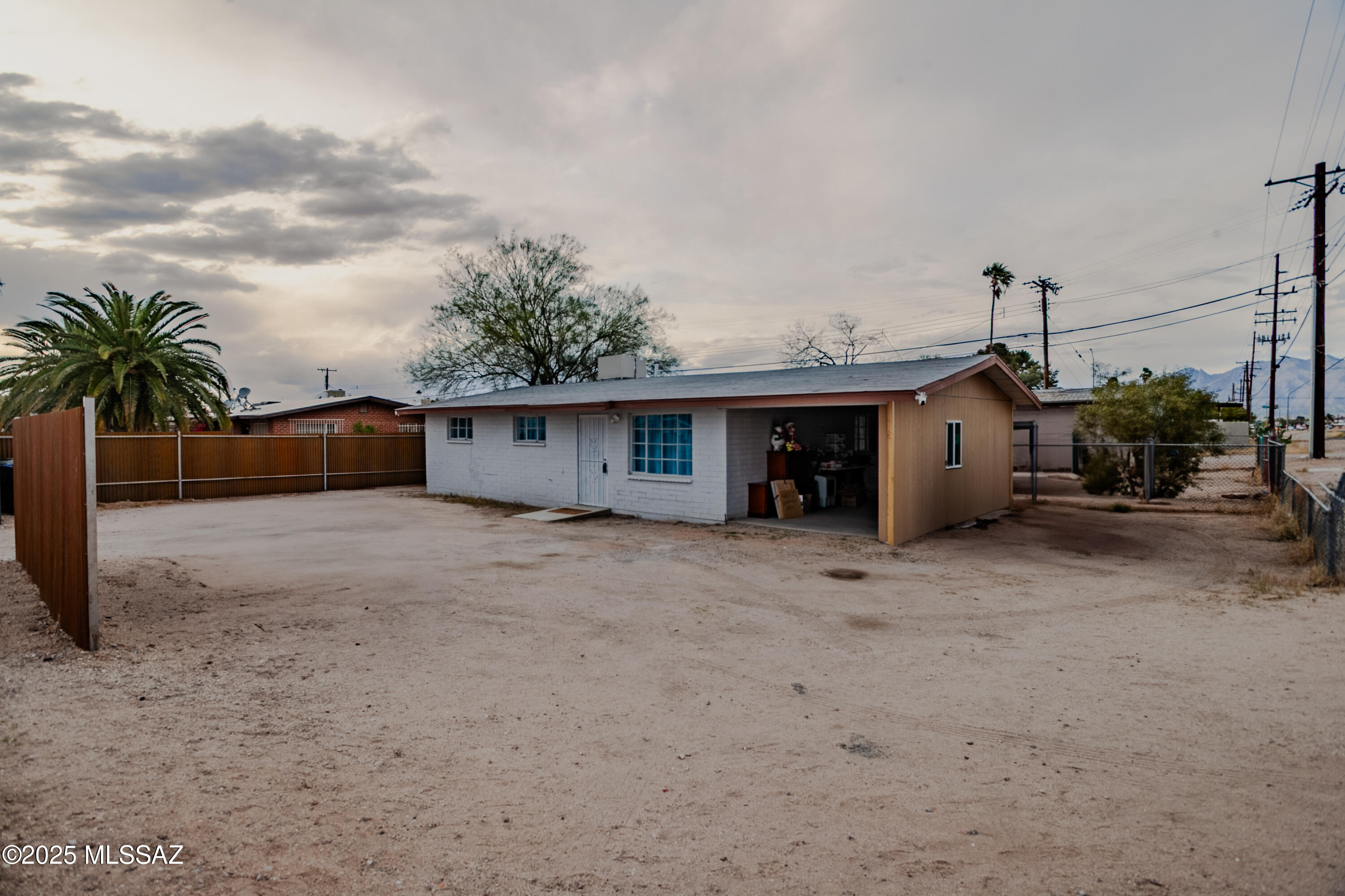 4657 E 29th – photo