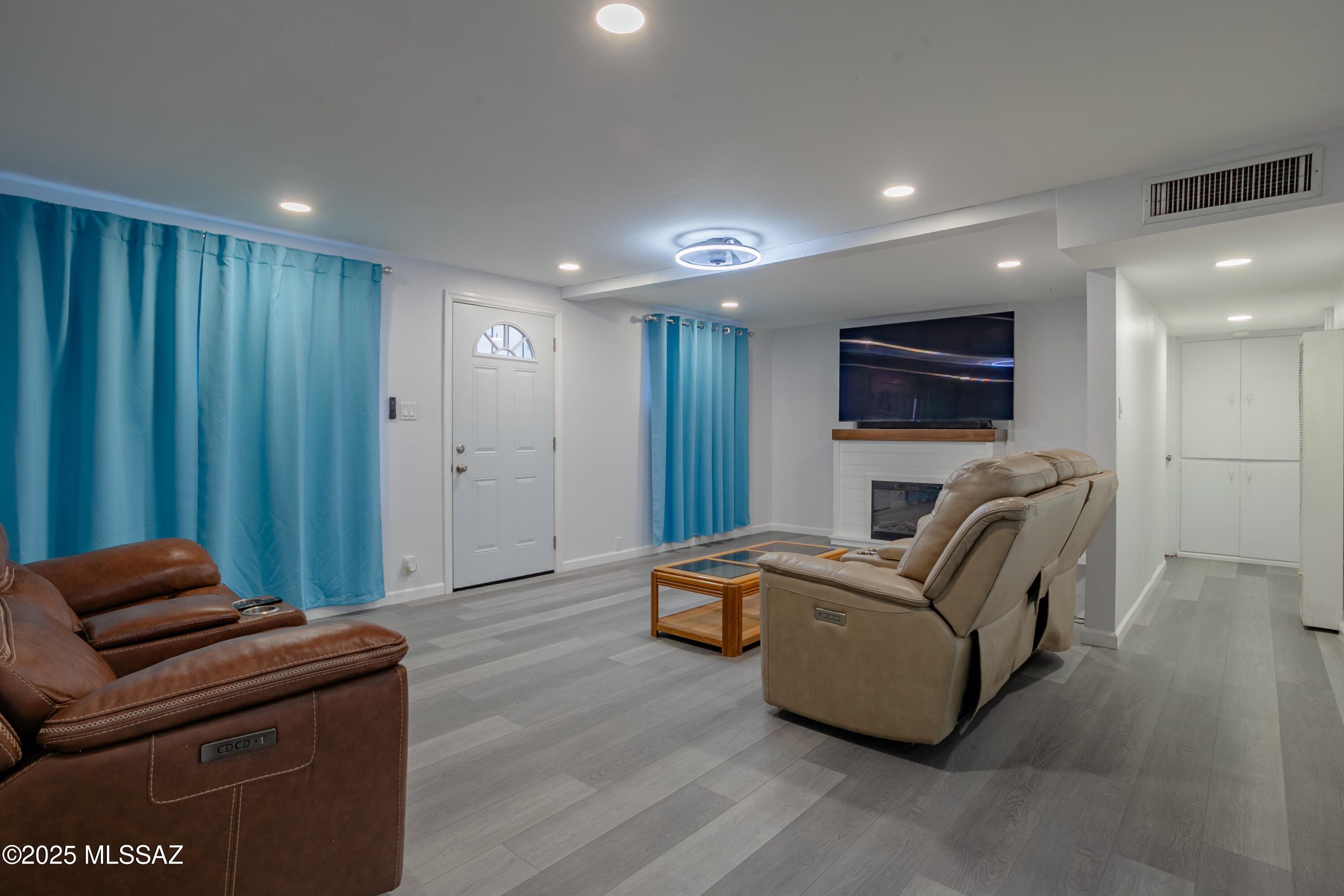 4657 E 29th – photo