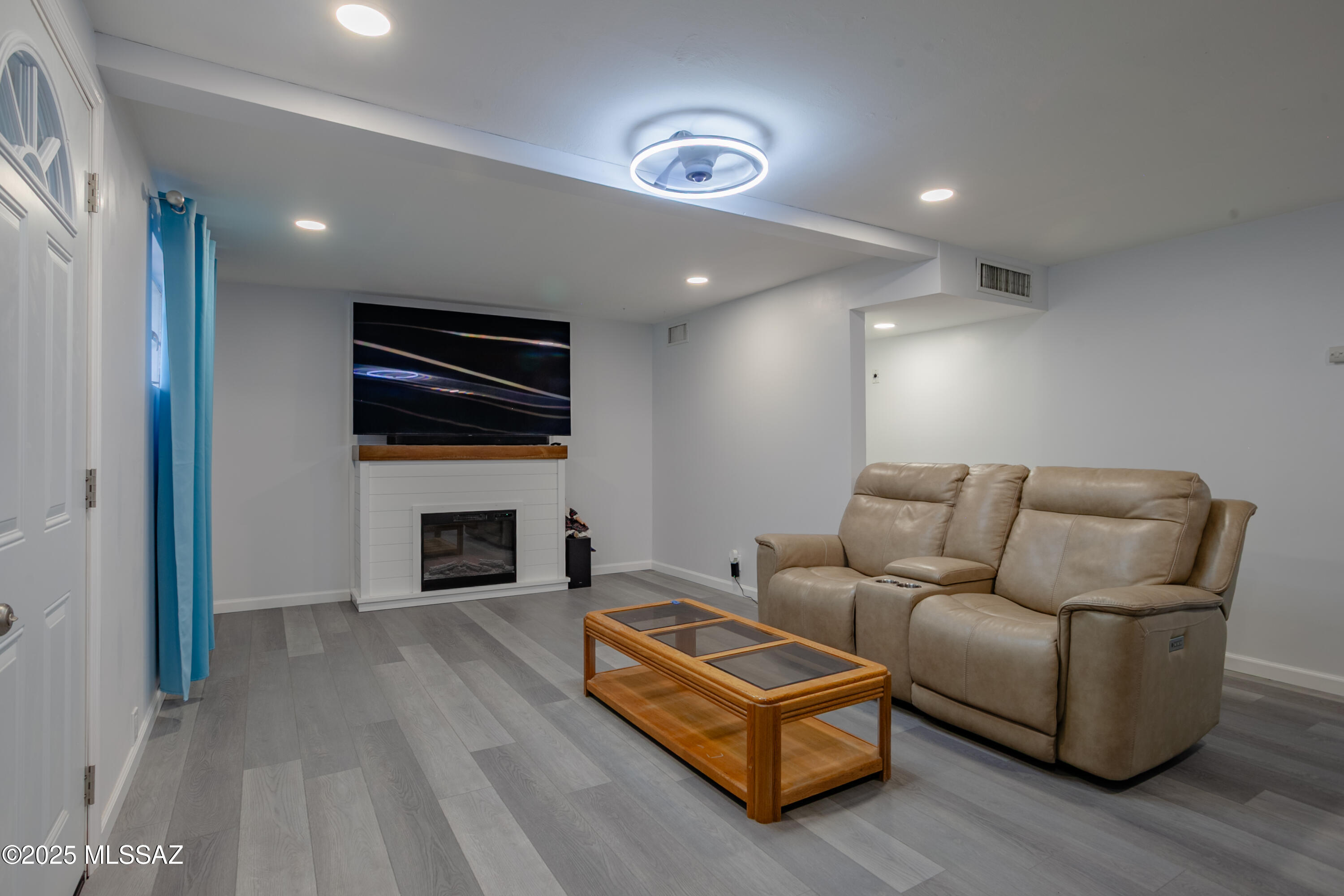 4657 E 29th – photo