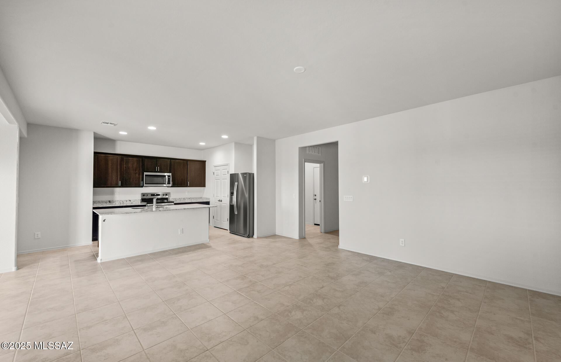 834 W Calle El Teclado – photo