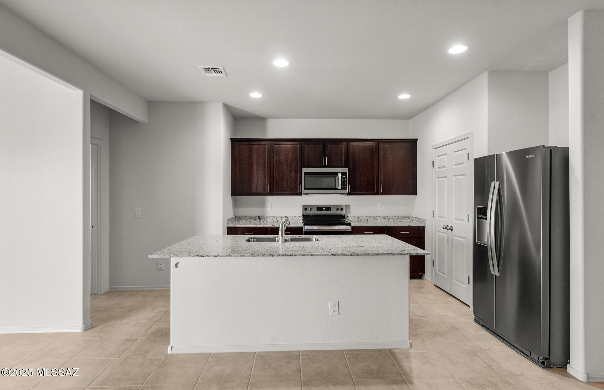 834 W Calle El Teclado – photo
