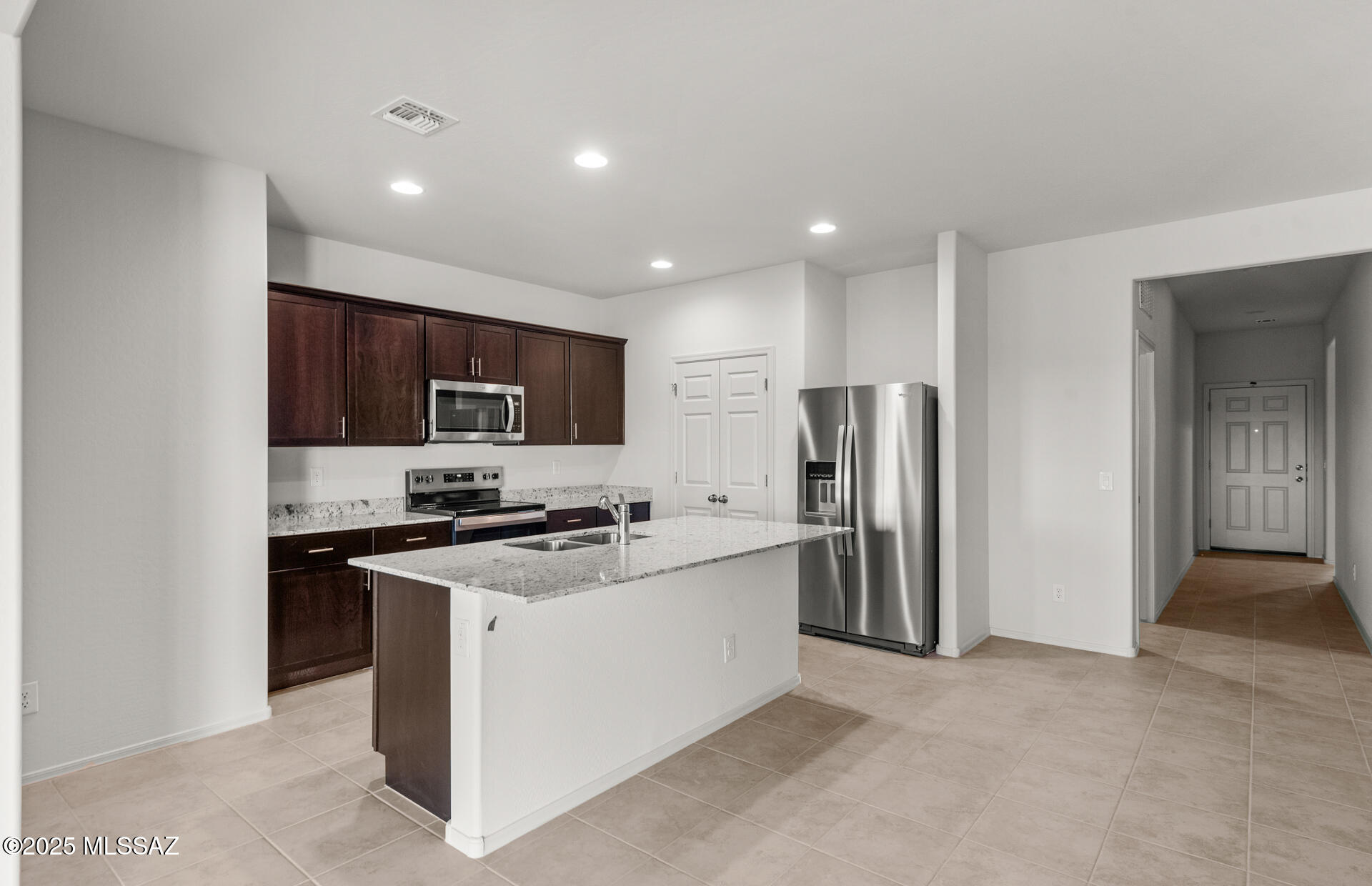 834 W Calle El Teclado – photo
