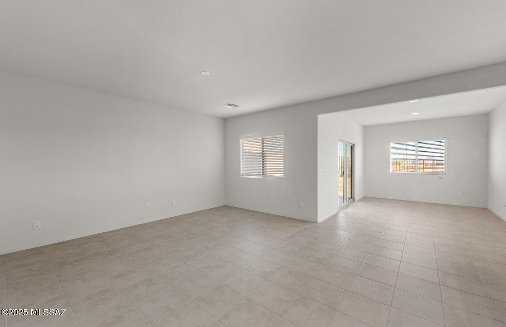 834 W Calle El Teclado – photo